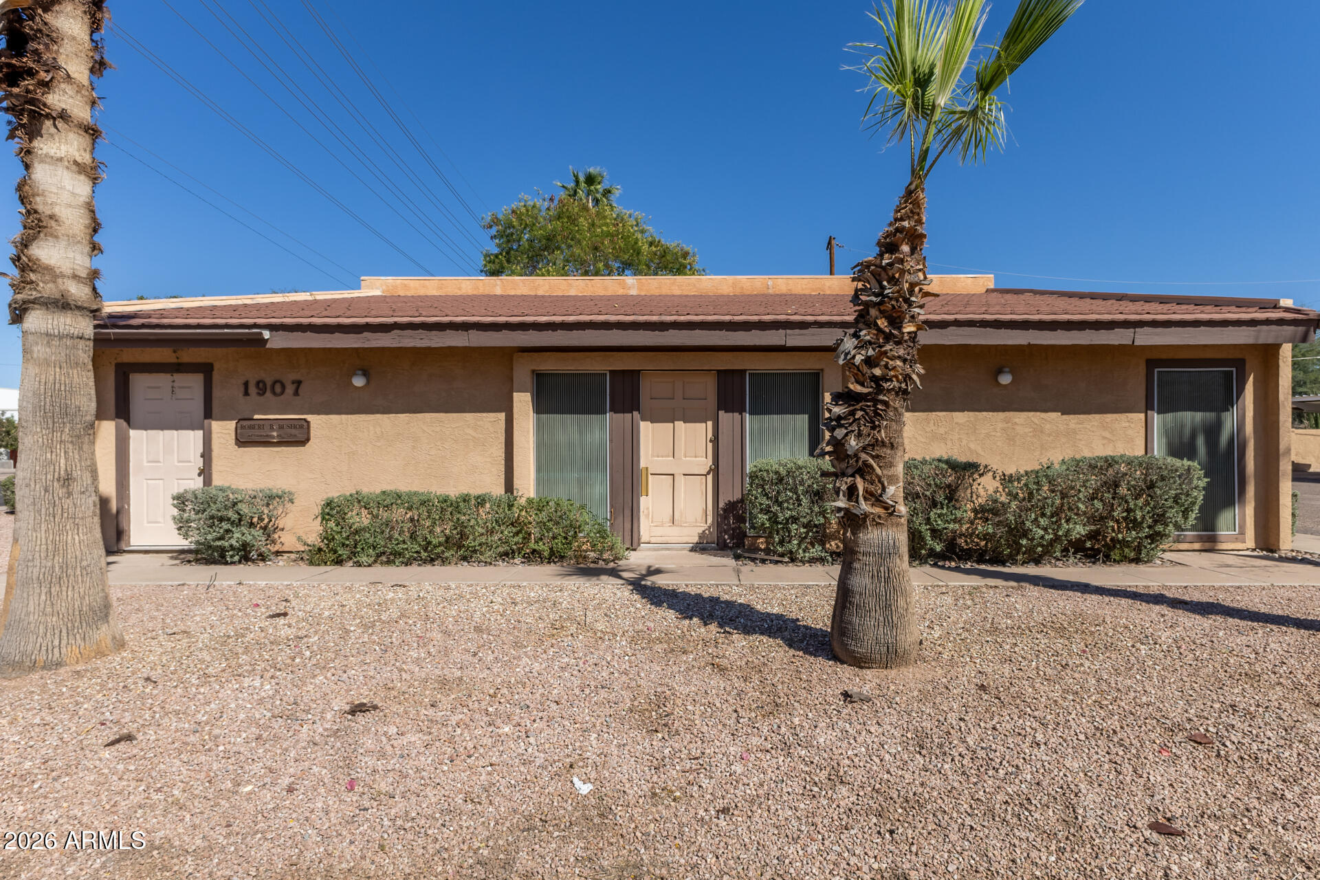 1907 E BROADWAY Road