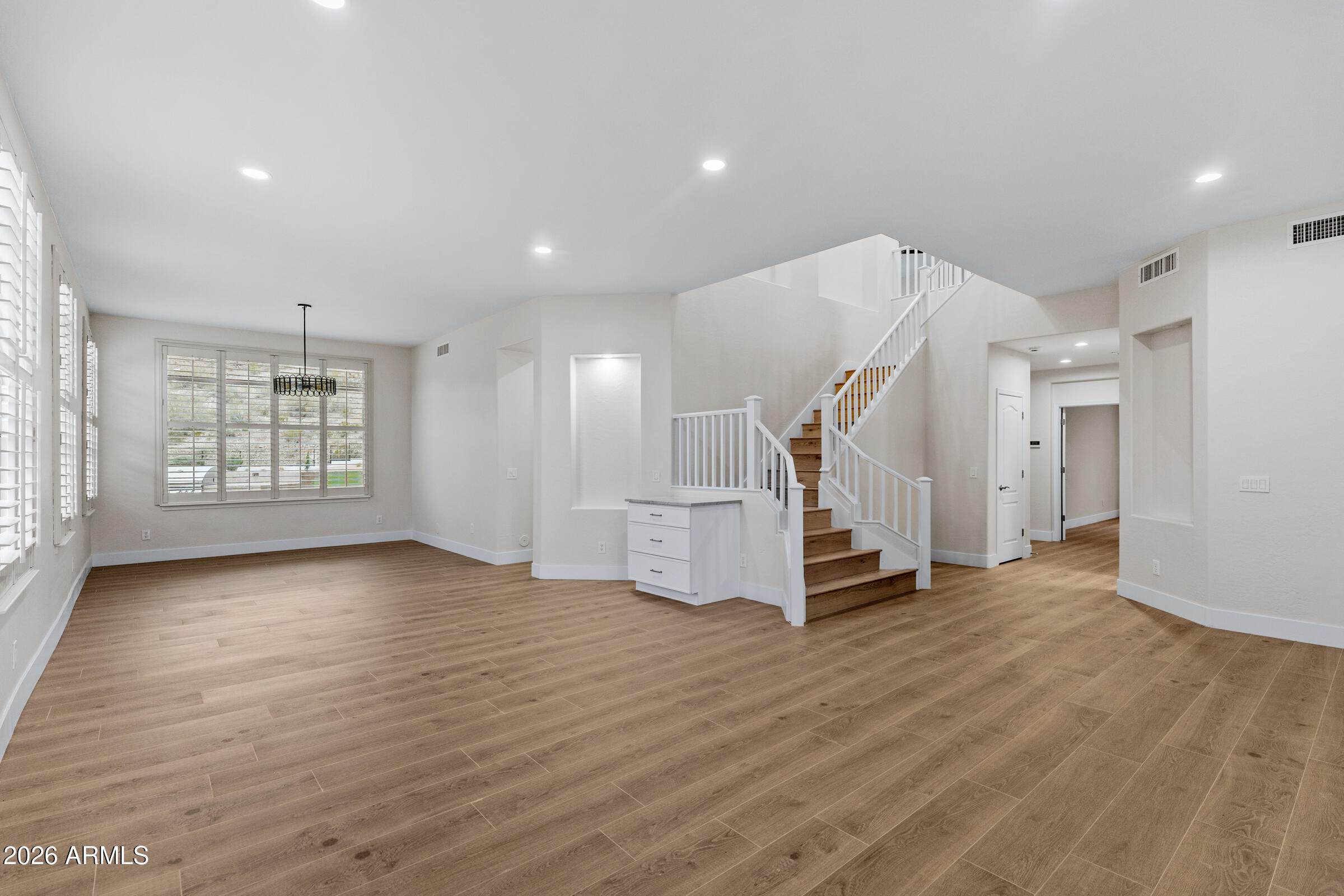 312 W MOUNTAIN SKY Avenue