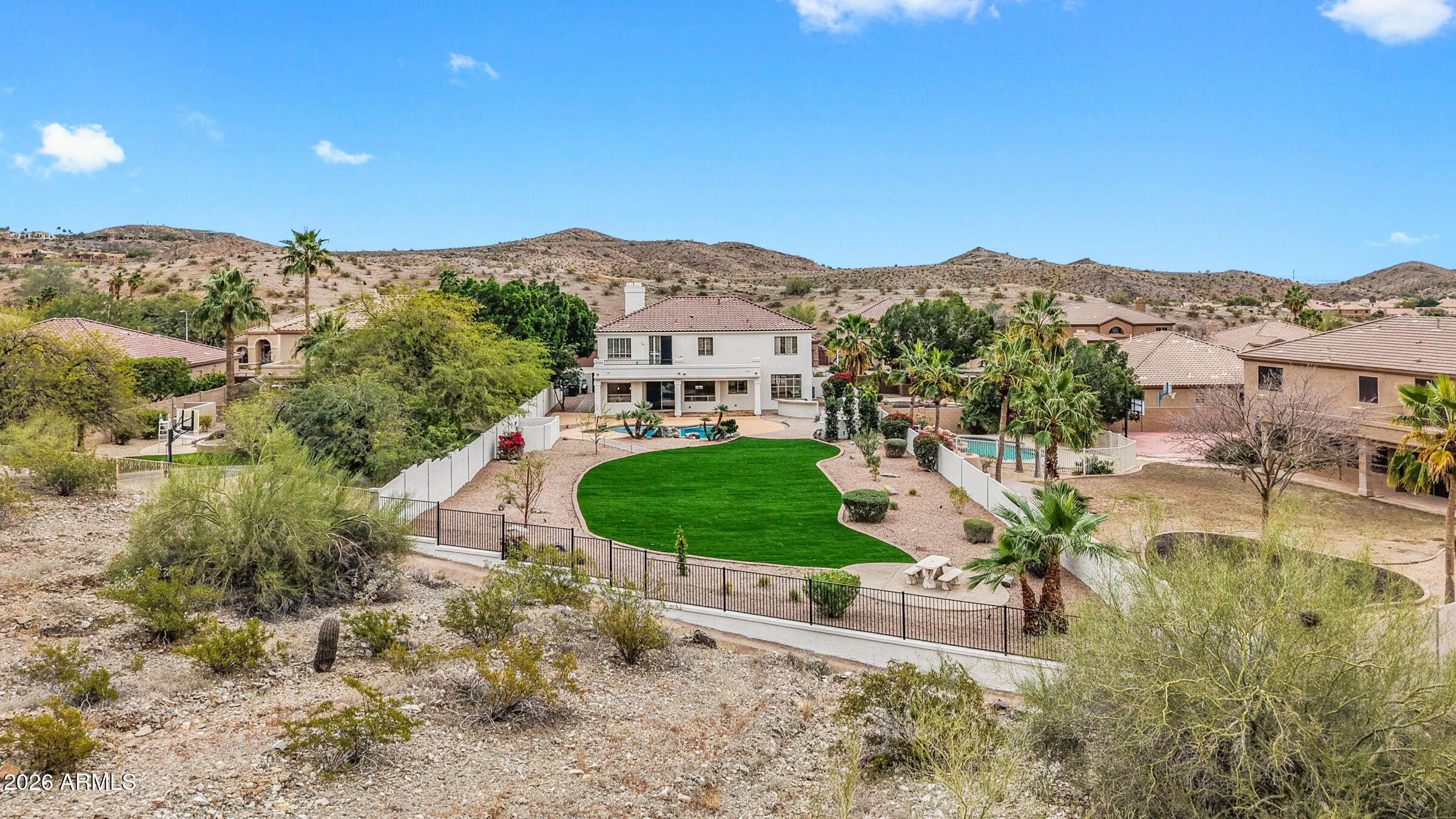 312 W MOUNTAIN SKY Avenue