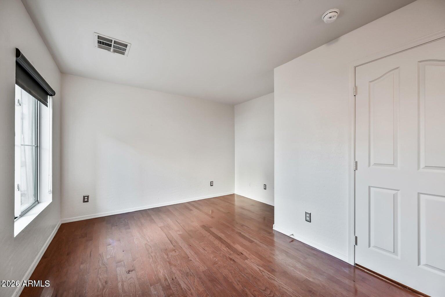 933 W Aspen Way
