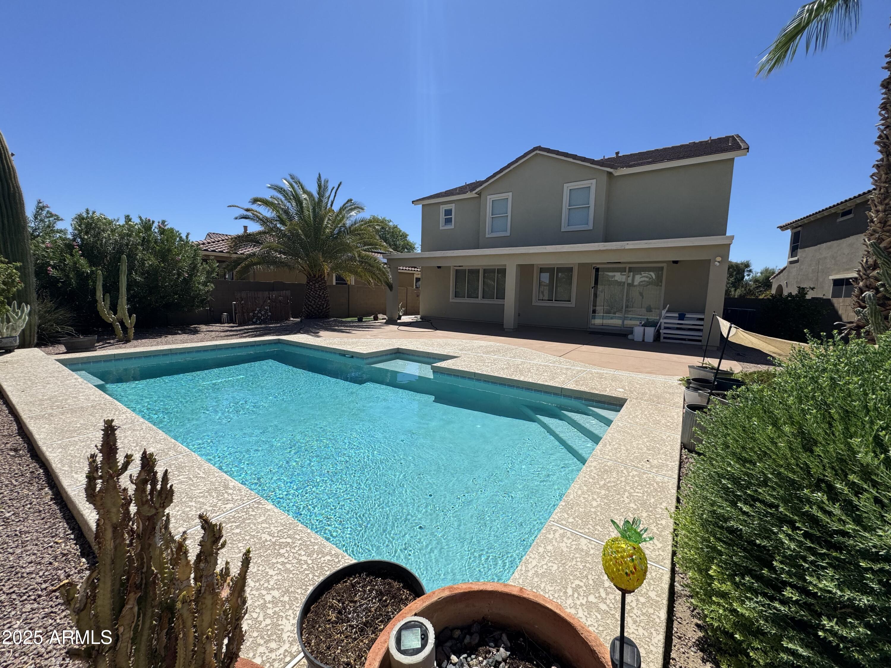 29402 W COLUMBUS Avenue