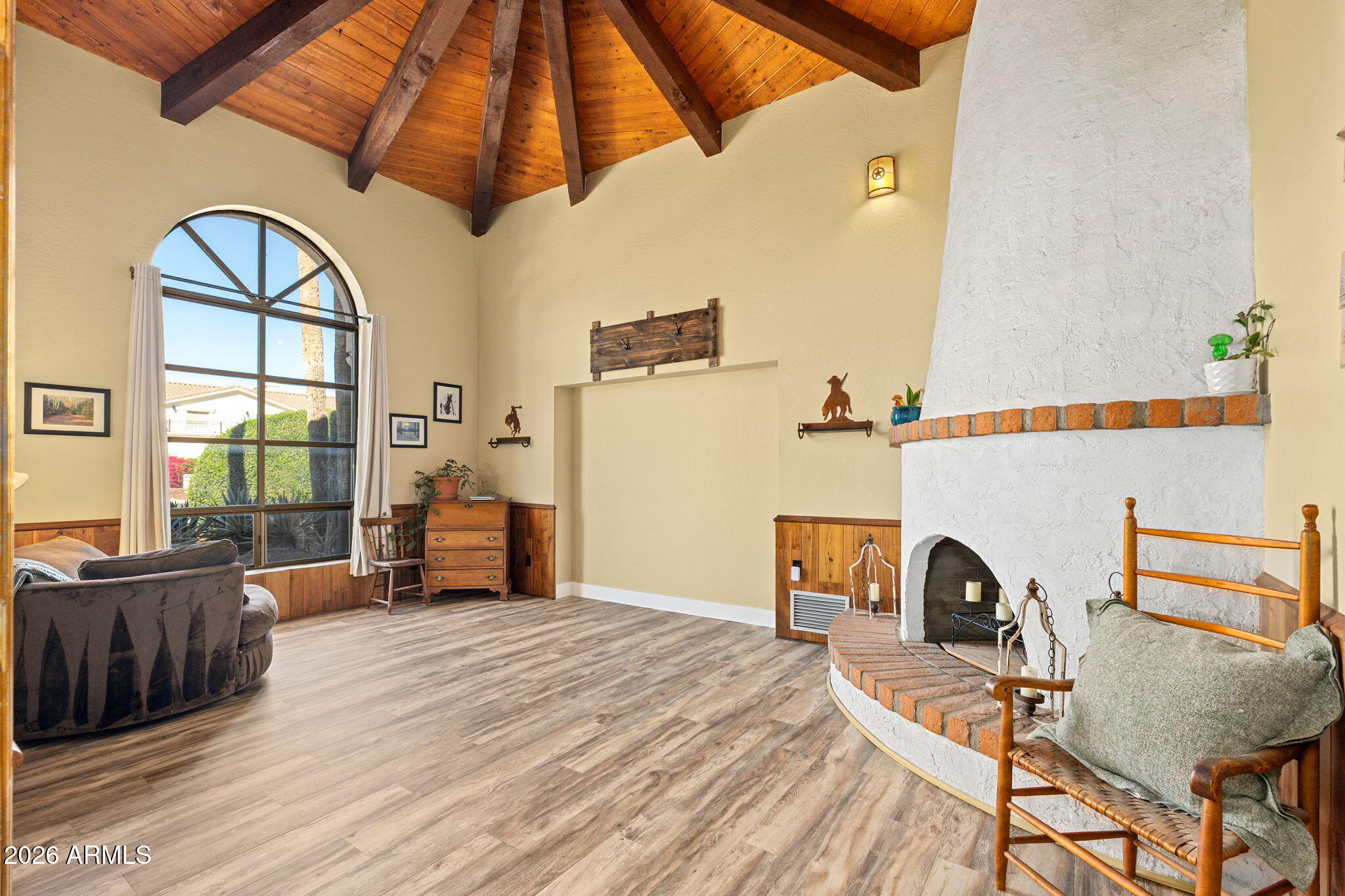 1825 E ELMWOOD Street