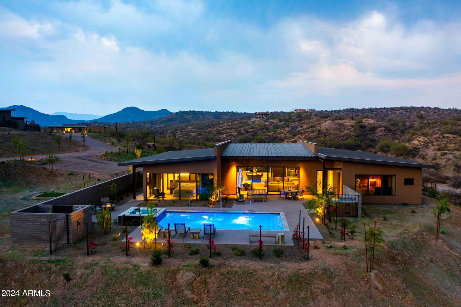 15212 N Sandy Blf Road