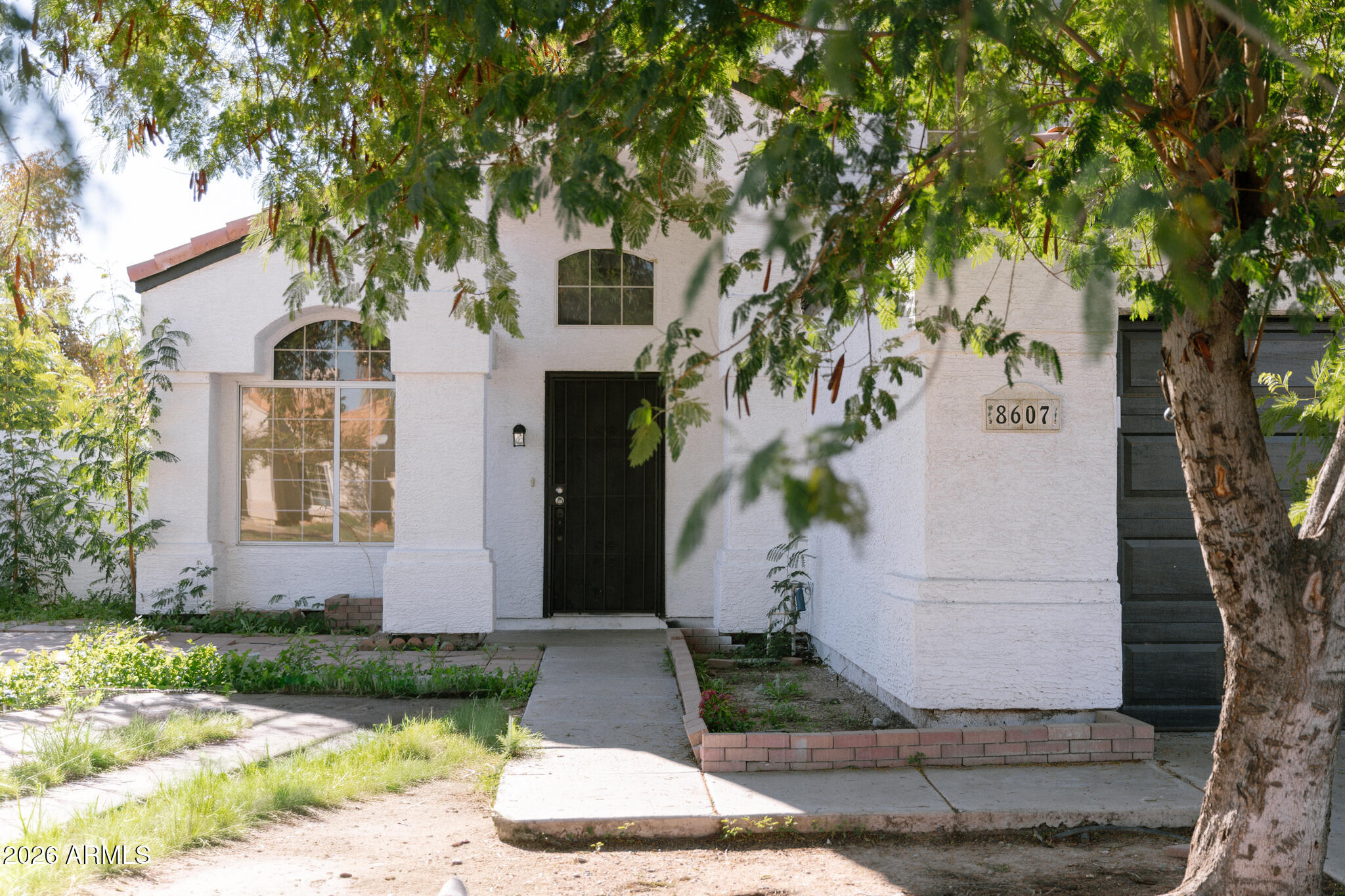 8607 W EDGEMONT Avenue