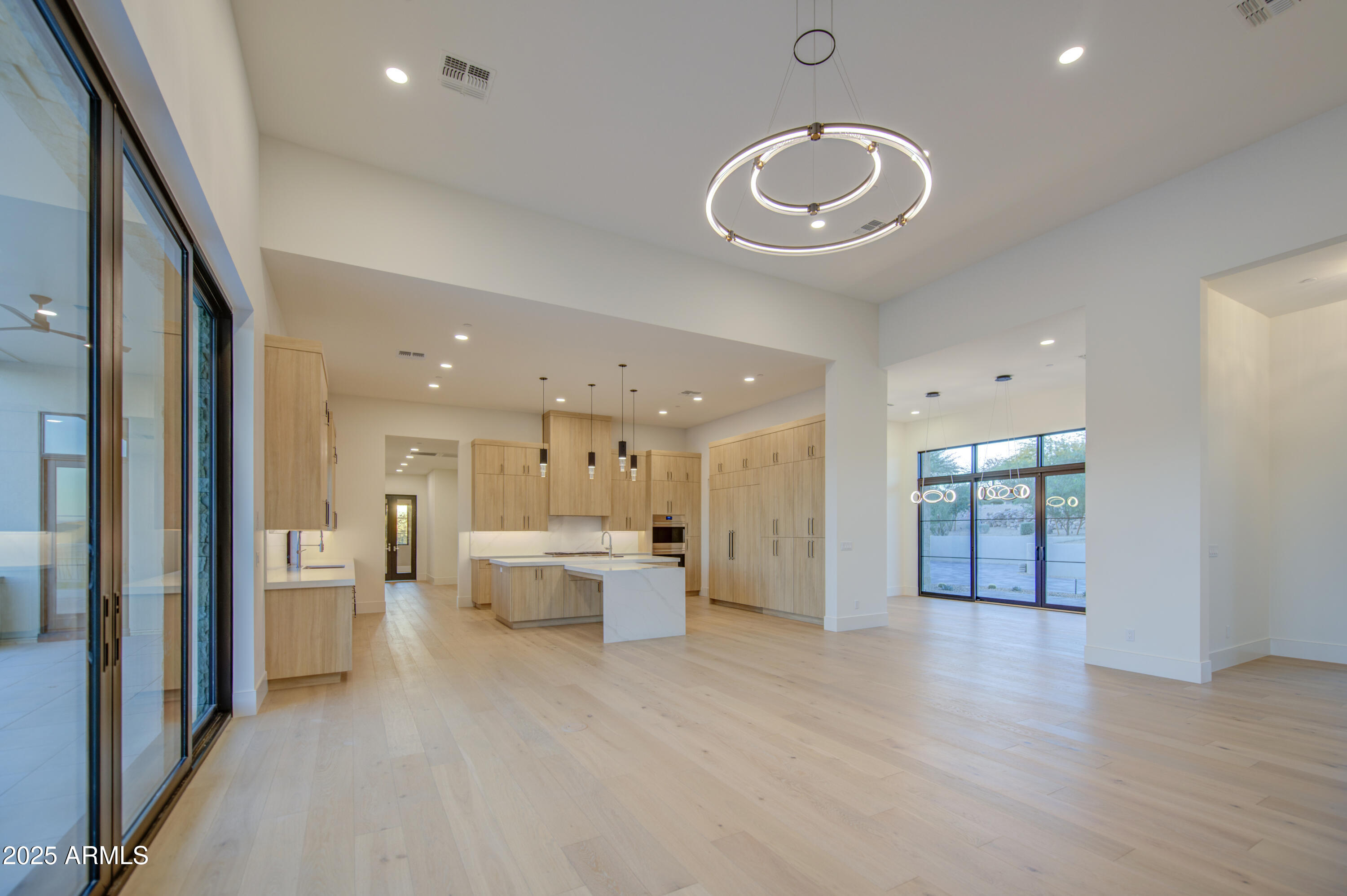PALATIAL ESTATES - Residential