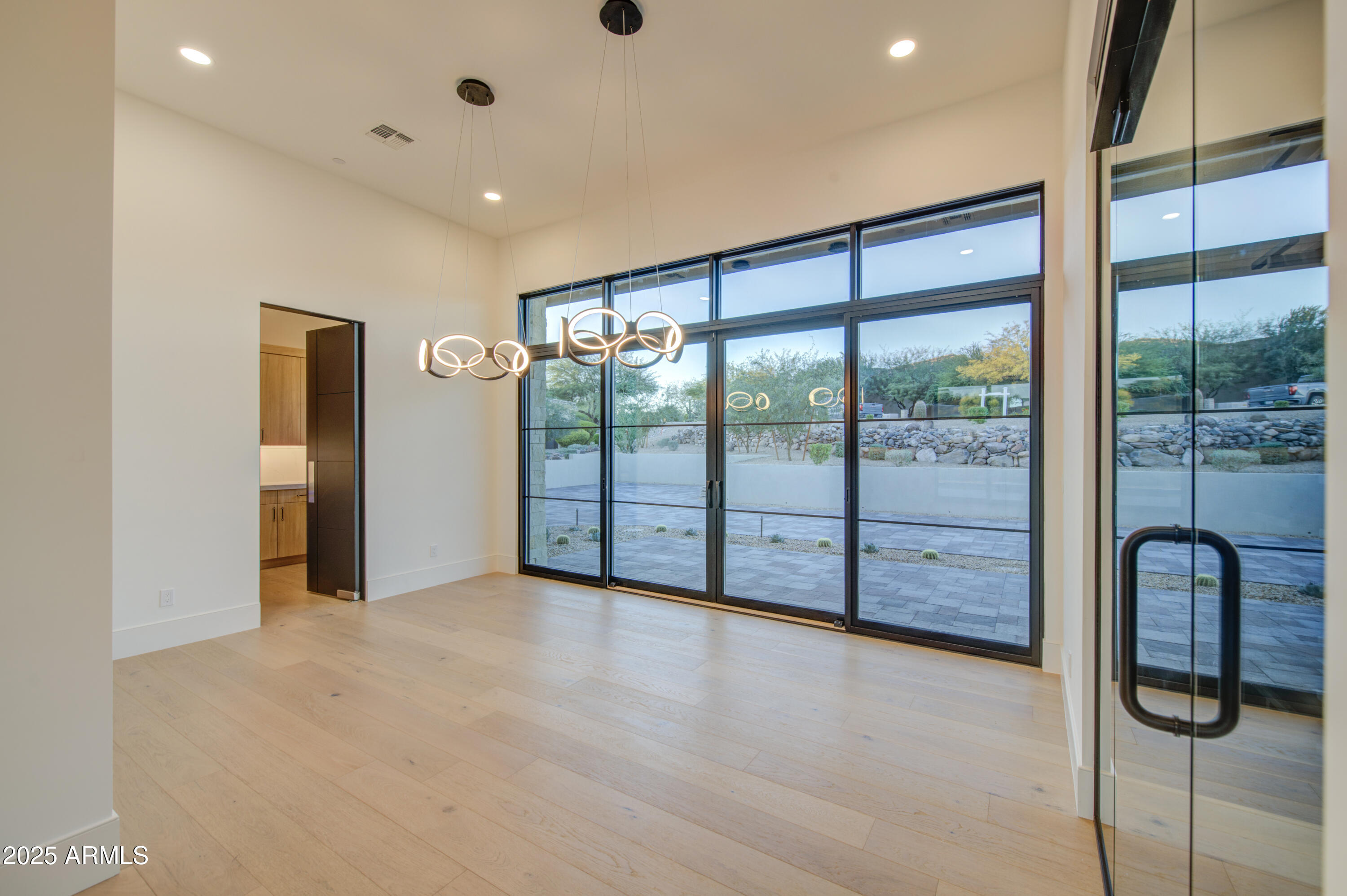 PALATIAL ESTATES - Residential