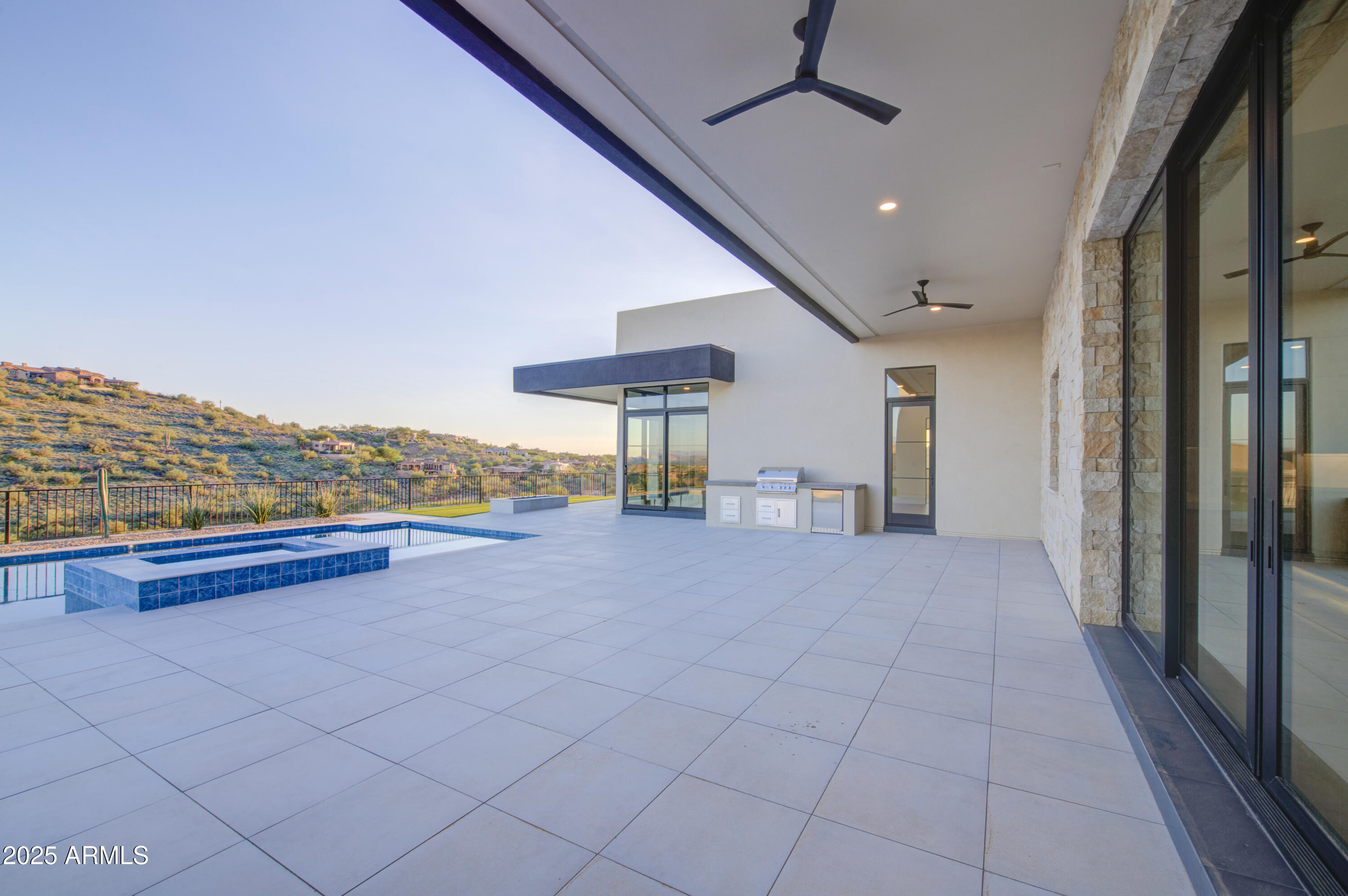 PALATIAL ESTATES - Residential