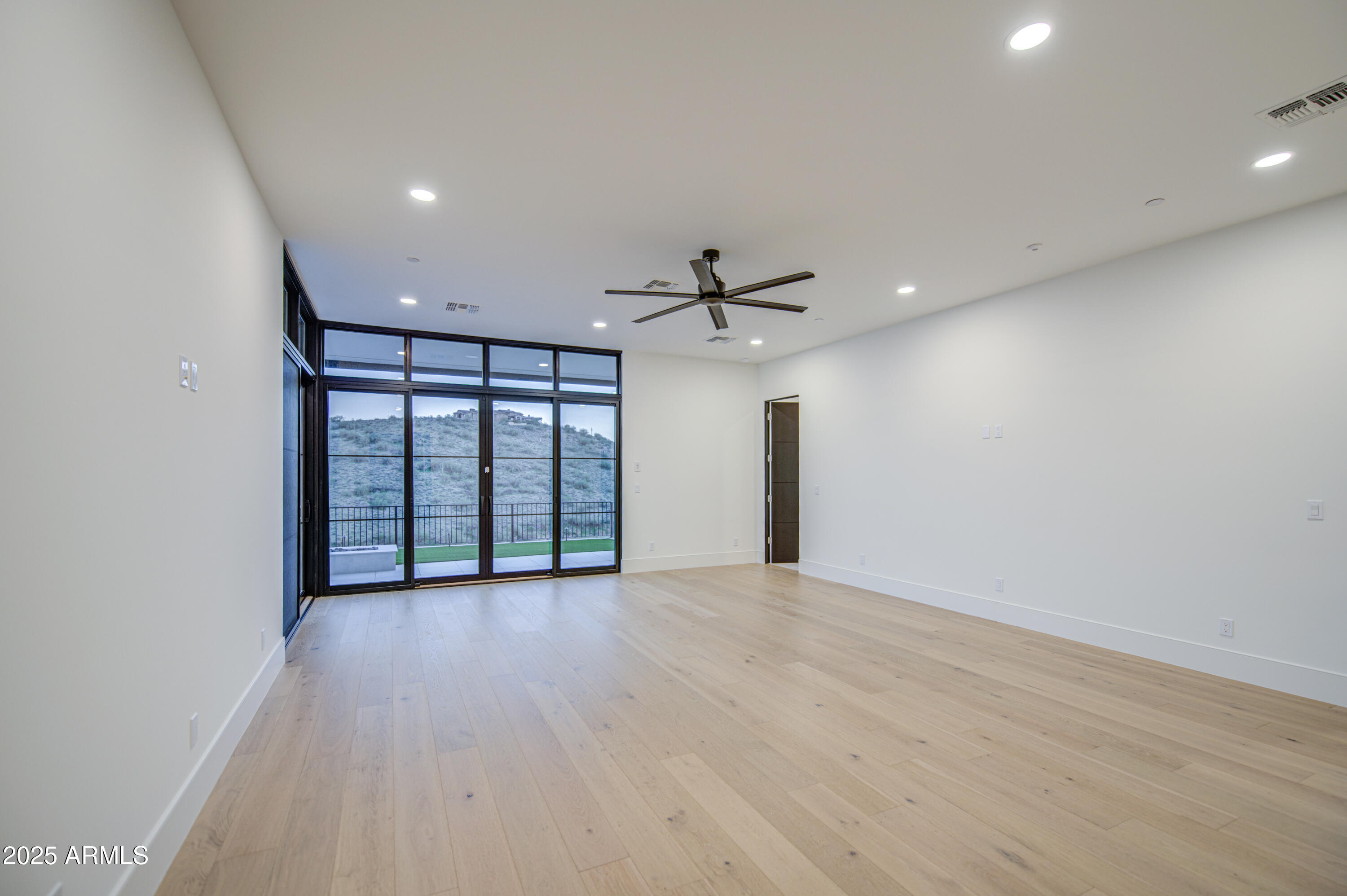 PALATIAL ESTATES - Residential