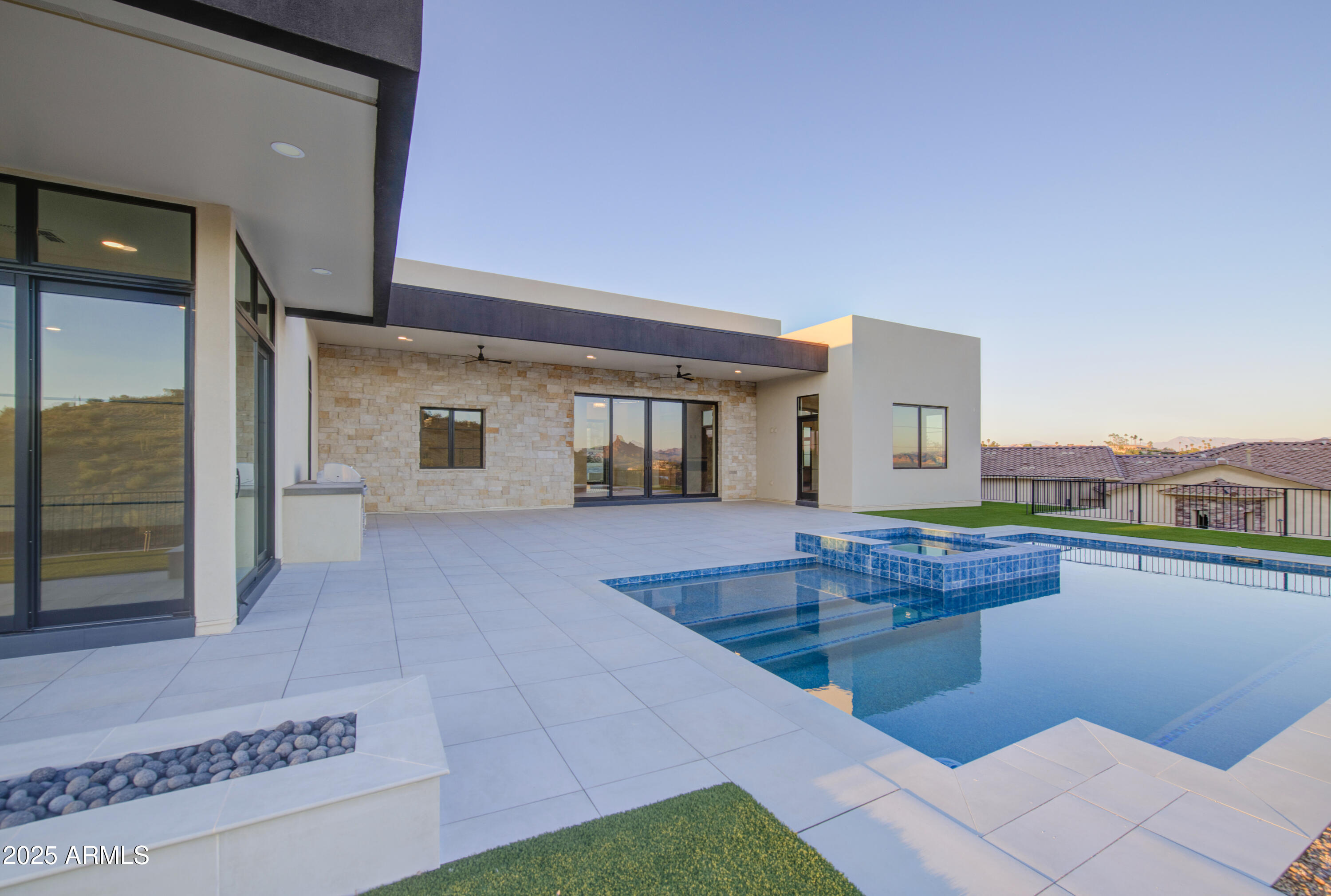 PALATIAL ESTATES - Residential