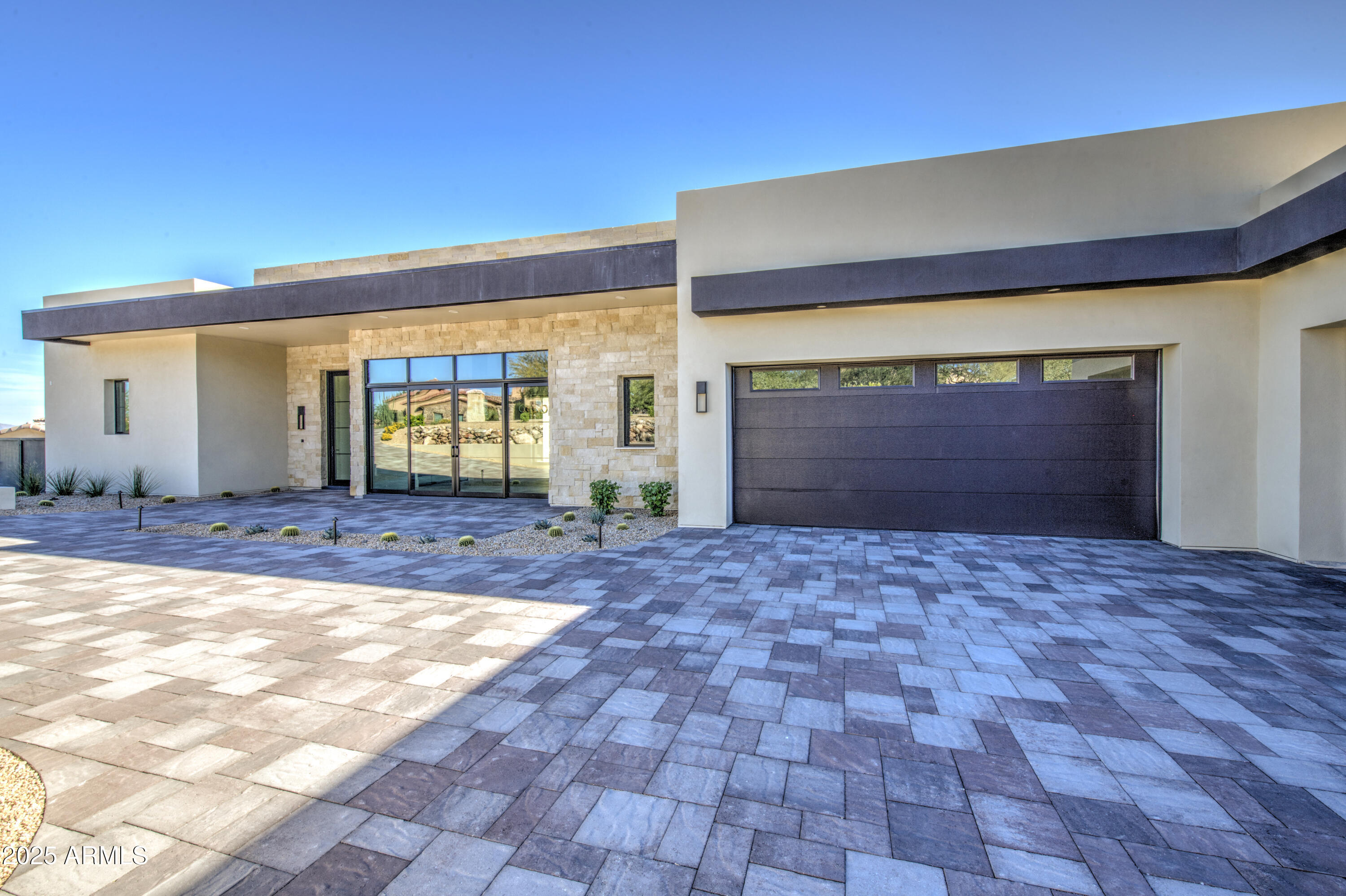 PALATIAL ESTATES - Residential