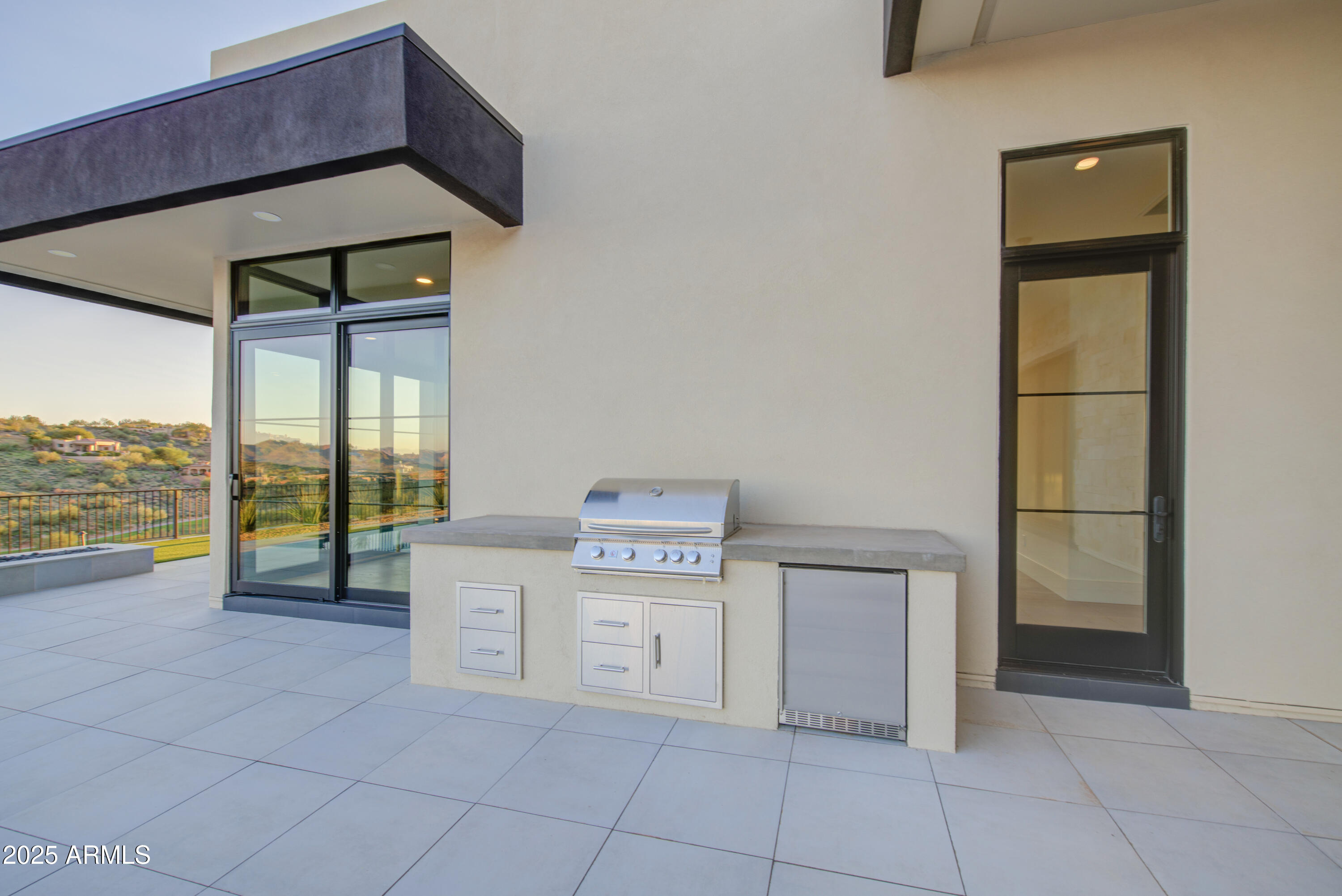 PALATIAL ESTATES - Residential