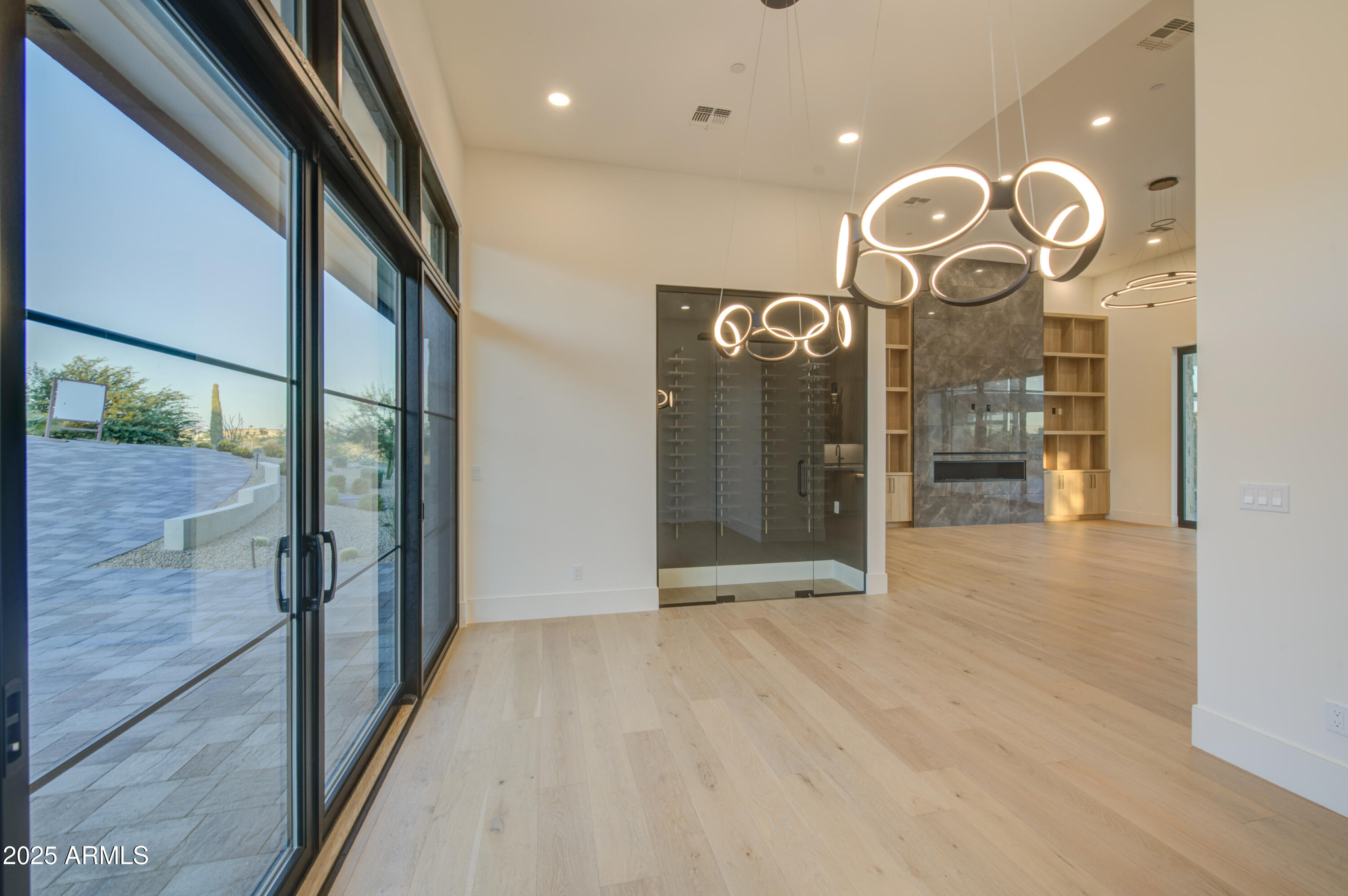 PALATIAL ESTATES - Residential