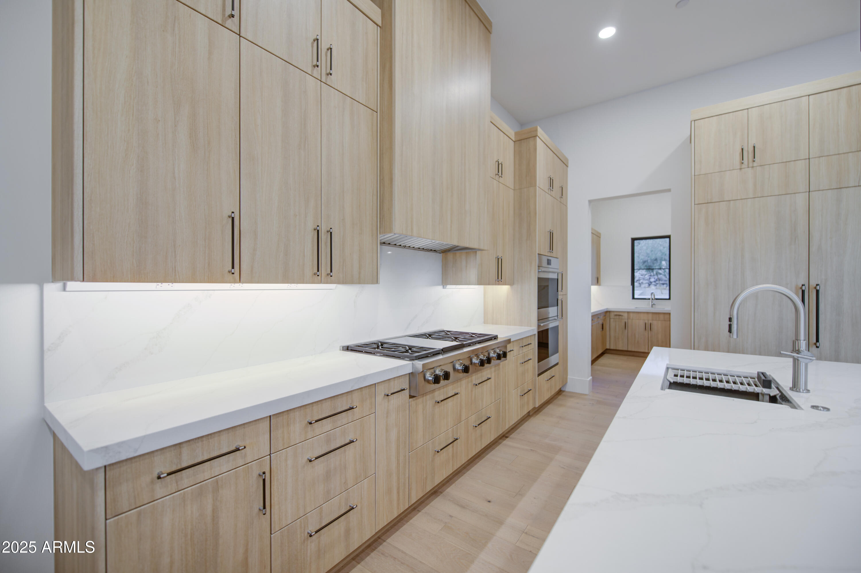 PALATIAL ESTATES - Residential