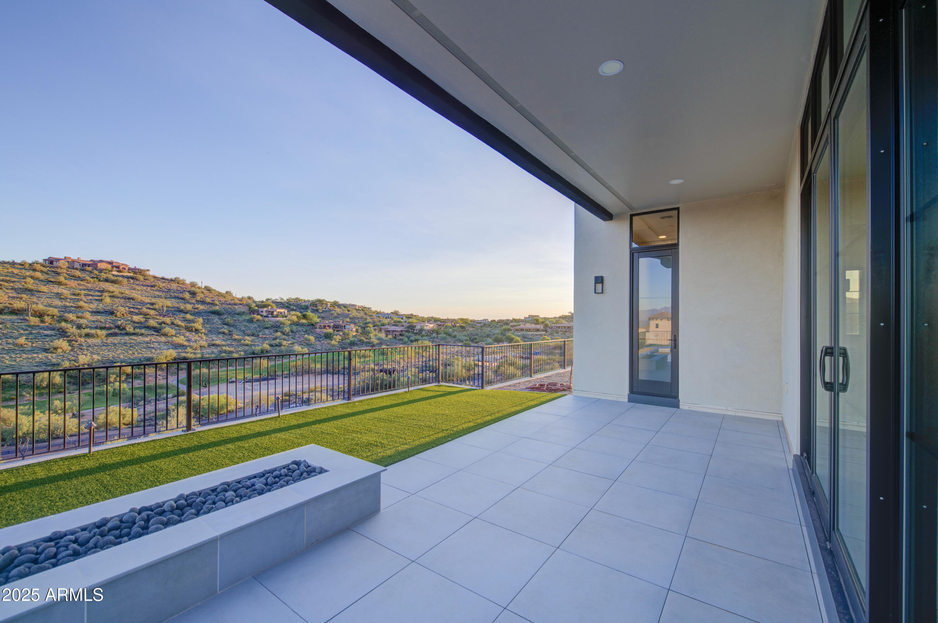 PALATIAL ESTATES - Residential