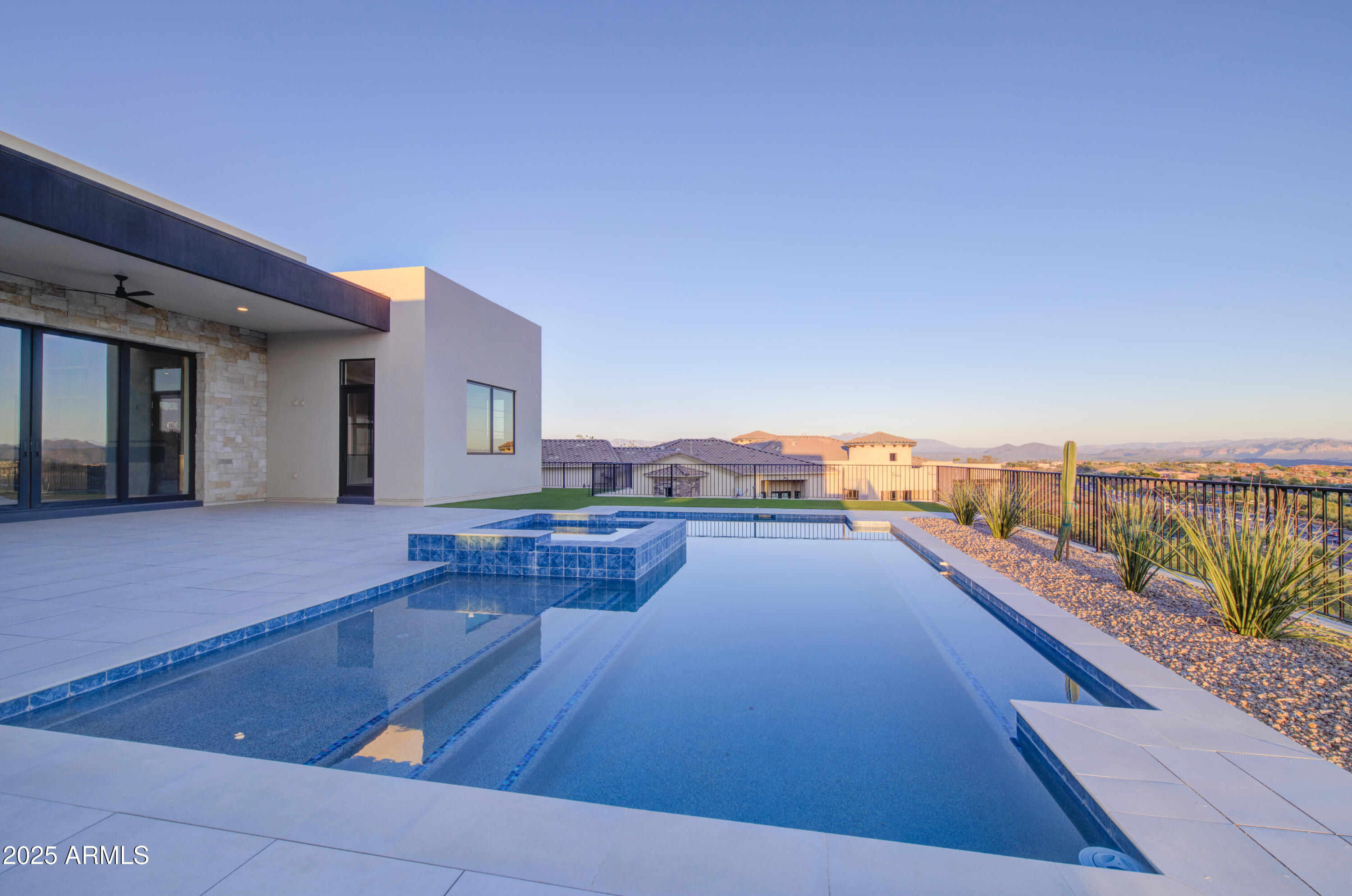PALATIAL ESTATES - Residential