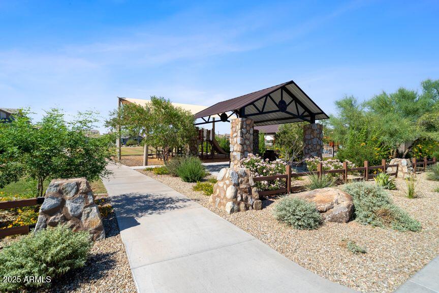 14814 W COTTONTAIL Lane
