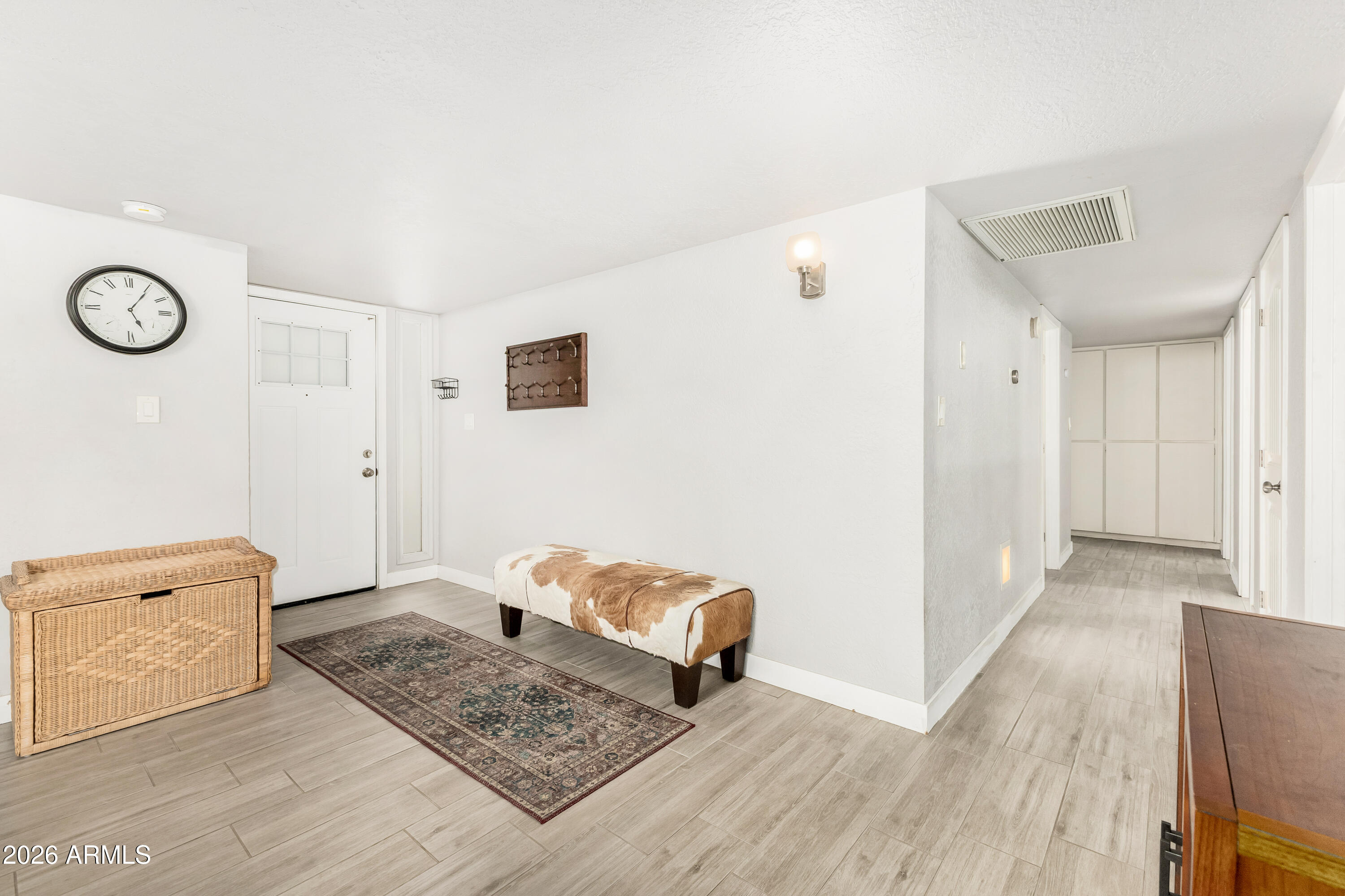 3025 E SIERRA Street