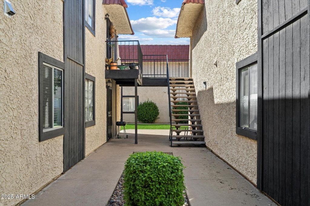 Photo of 700 W University Drive #253, Tempe, AZ 85281 (MLS # 6906742)