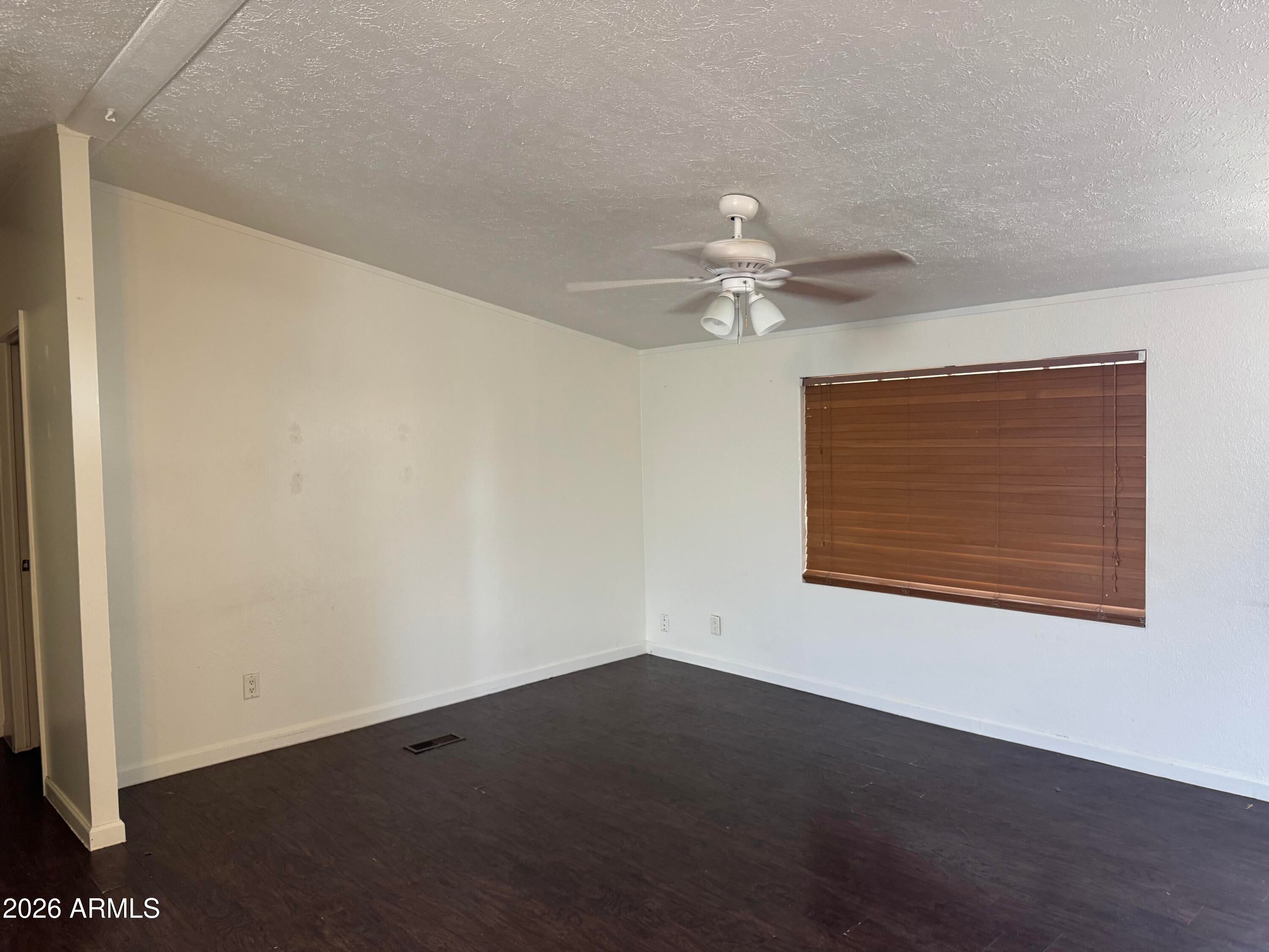 1221 N DYSART Road 44