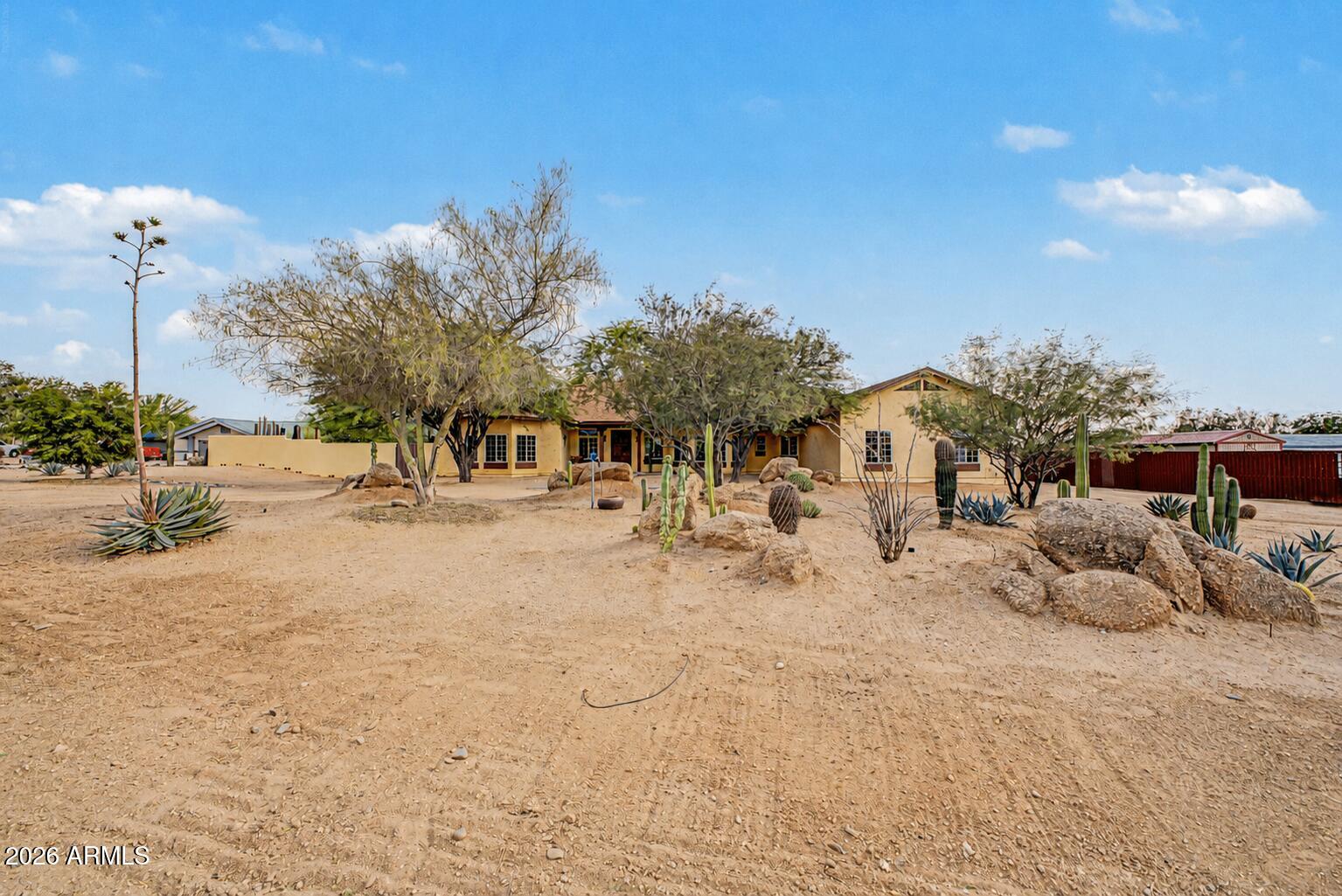 6025 E MILTON Drive