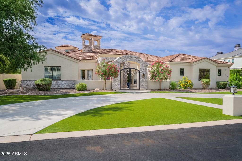 Photo of 2335 E Plum Street, Gilbert, AZ 85298 (MLS # 6921864)