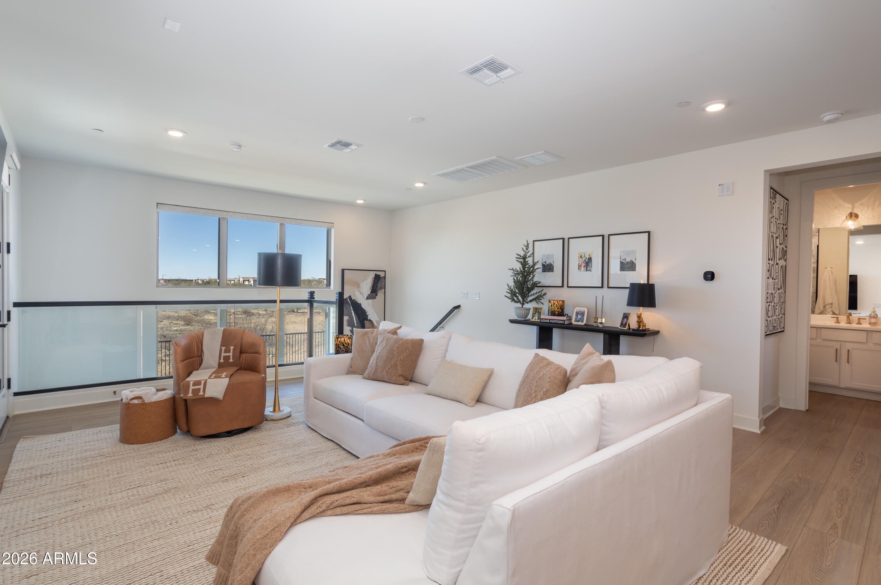 2121 W SONORAN DESERT Drive 8
