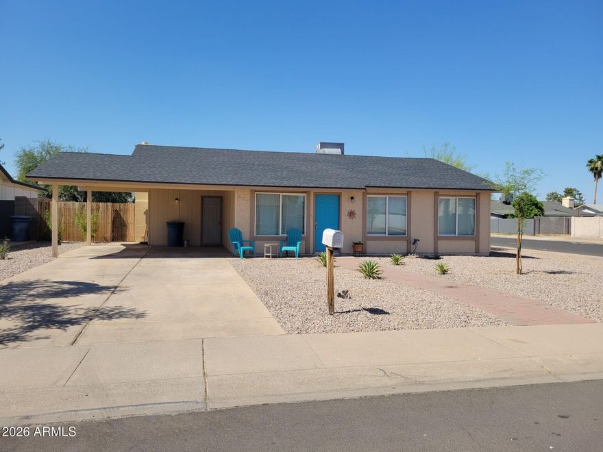 Great Family or starter home 3 bedroom and two bath that was remodeled in 2023.  Great room with formal dining room and wood burning fireplace.. Large kitchen with 42'' cabinets, quartz countertops, breakfast bar and stainless steel appliances.. Master bedroom has exit to the cover patio and backyard. Master has siting area and small walk in closet.. Vinyl plank flooring through out..Laundry inside. New Roof completed 6/2/2026.... This is truly a must see in Tempe with NO HOA!!