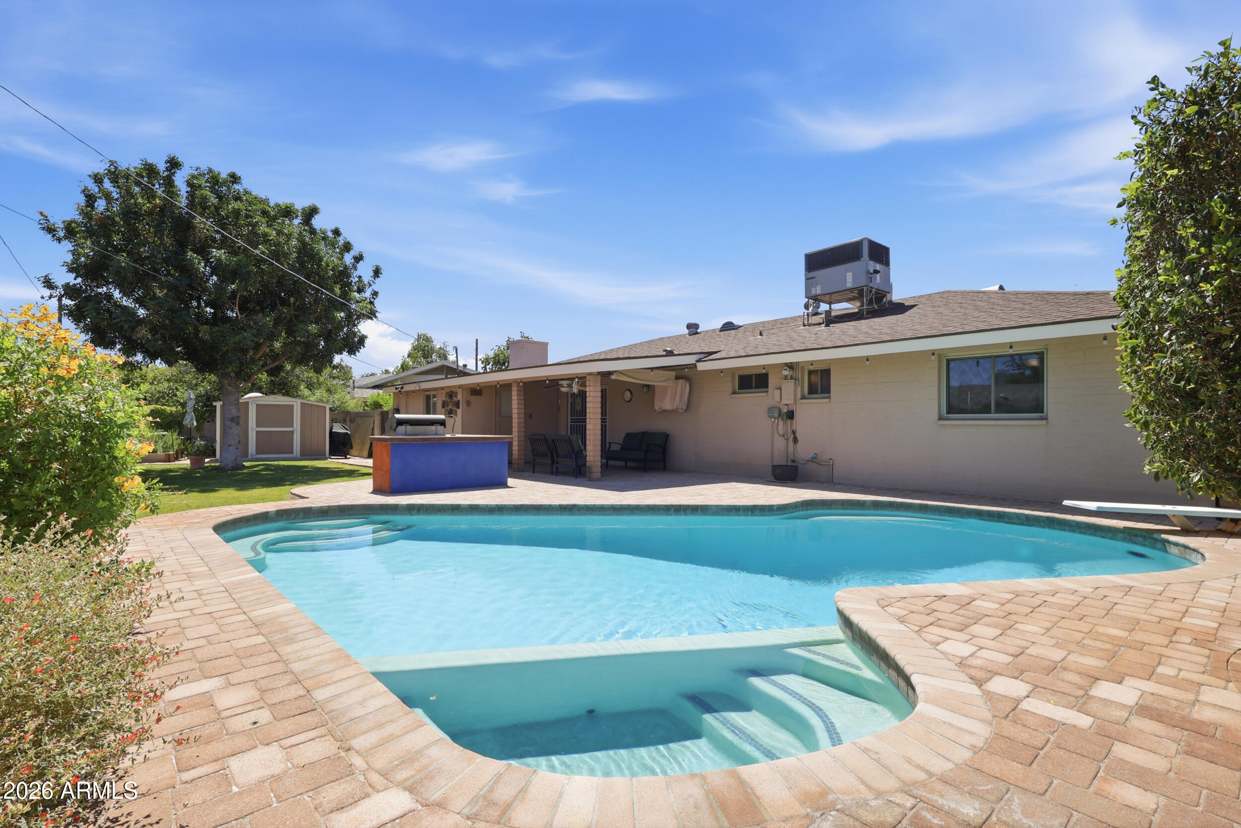1236 E DEL RIO Drive