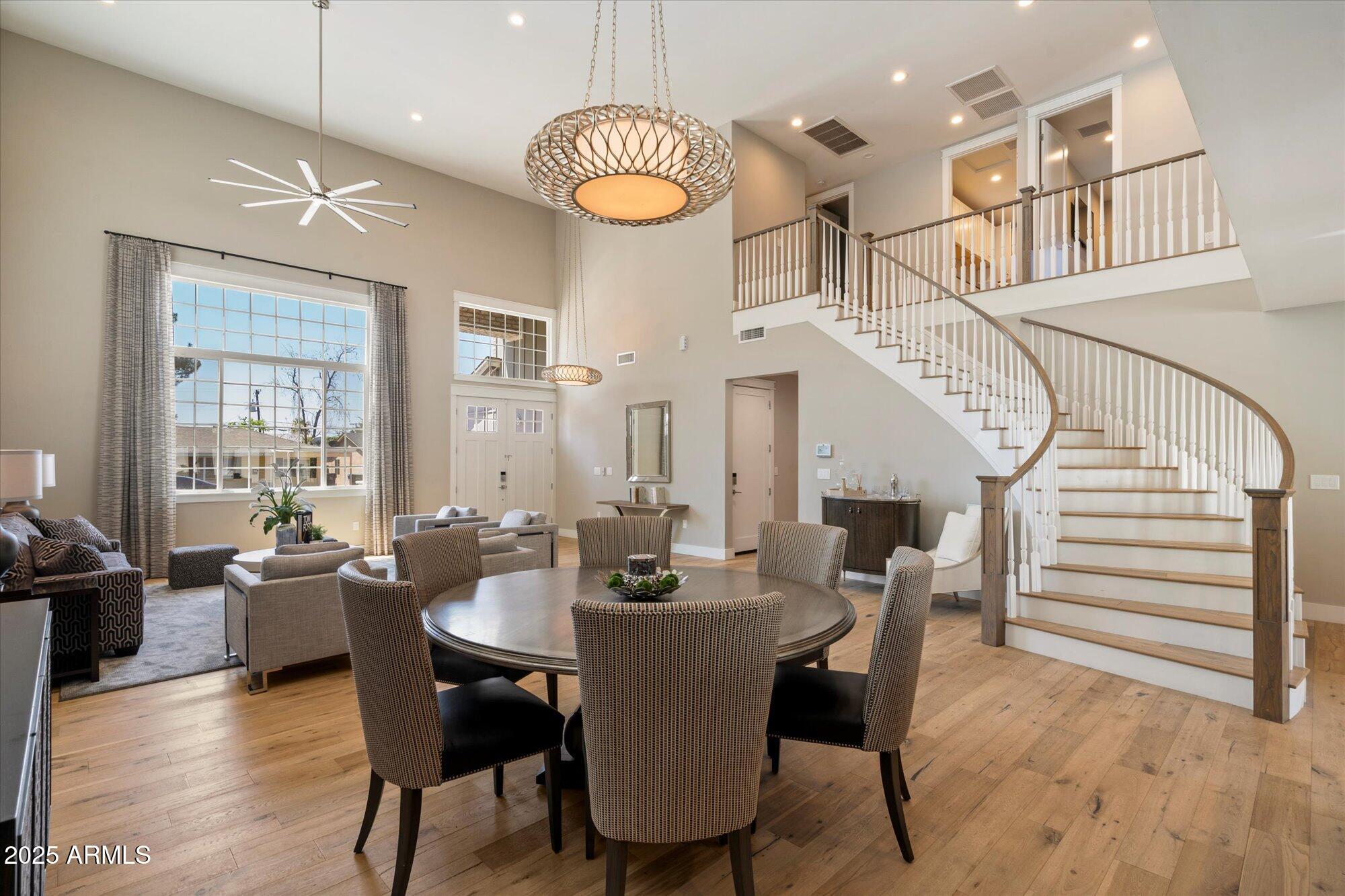 3810 E Devonshire Avenue