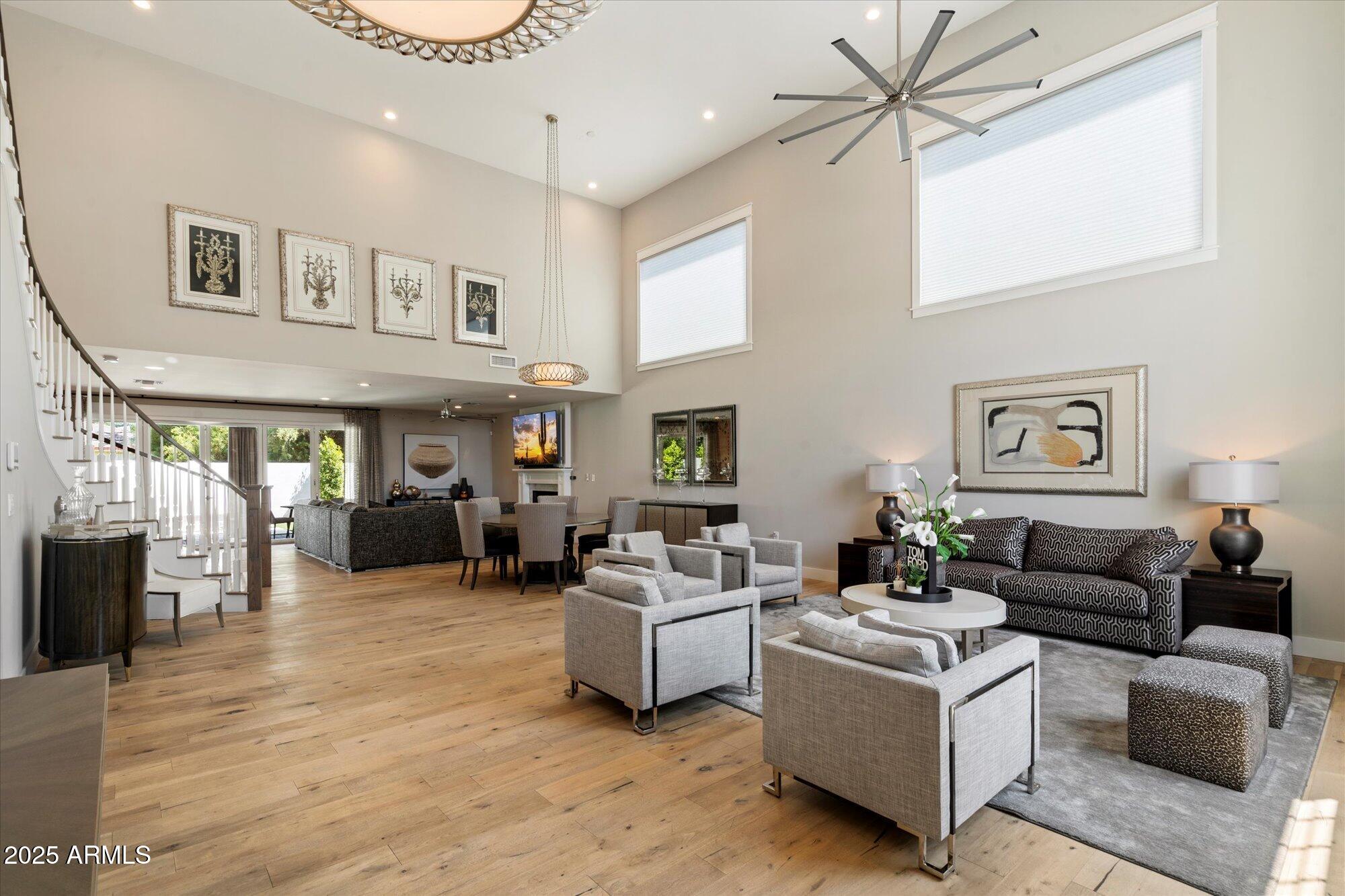 3810 E Devonshire Avenue