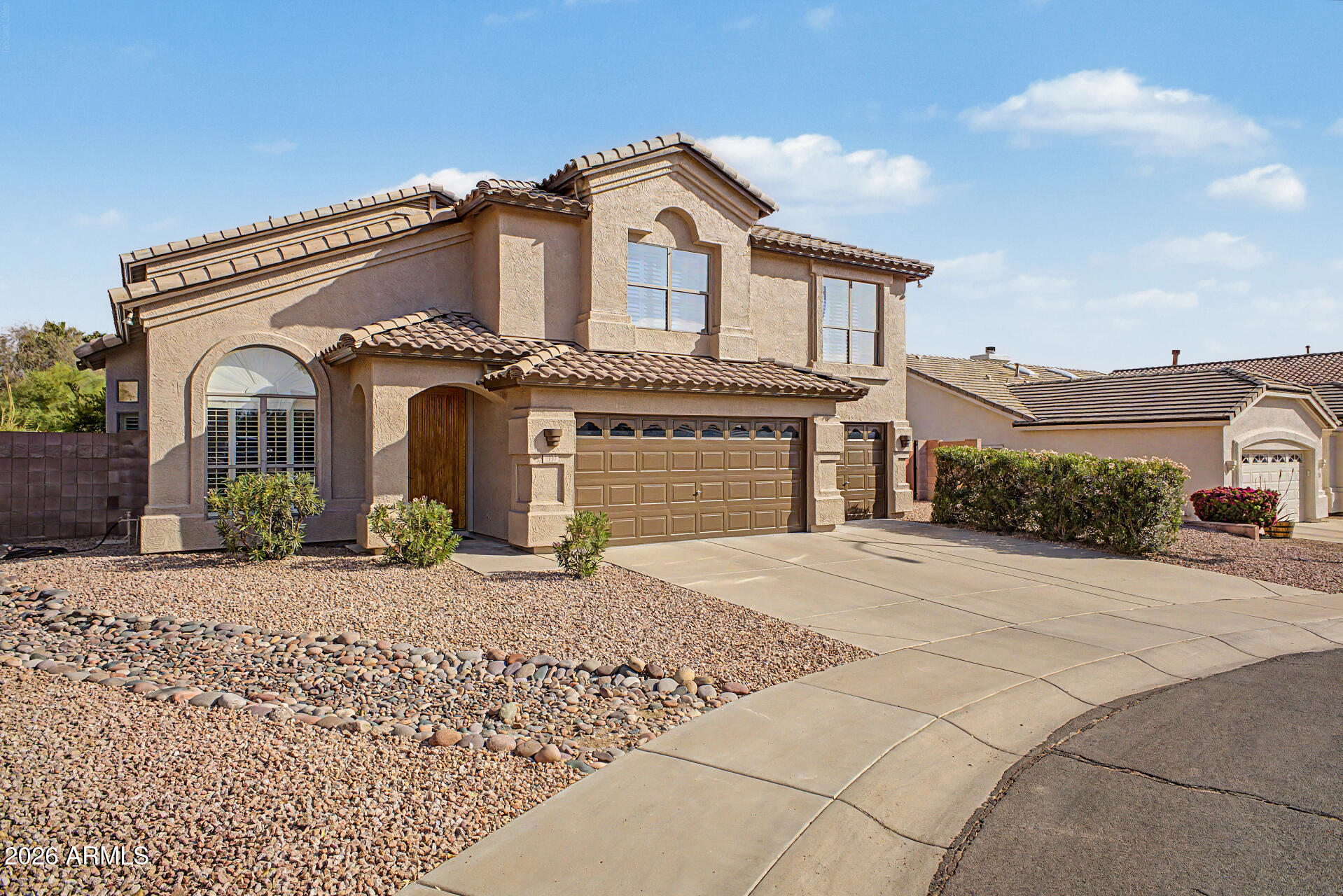 1737 E SAMUEL Drive