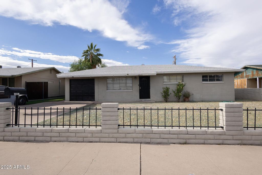 Photo of 6826 S 8th Street, Phoenix, AZ 85042 (MLS # 6952055)