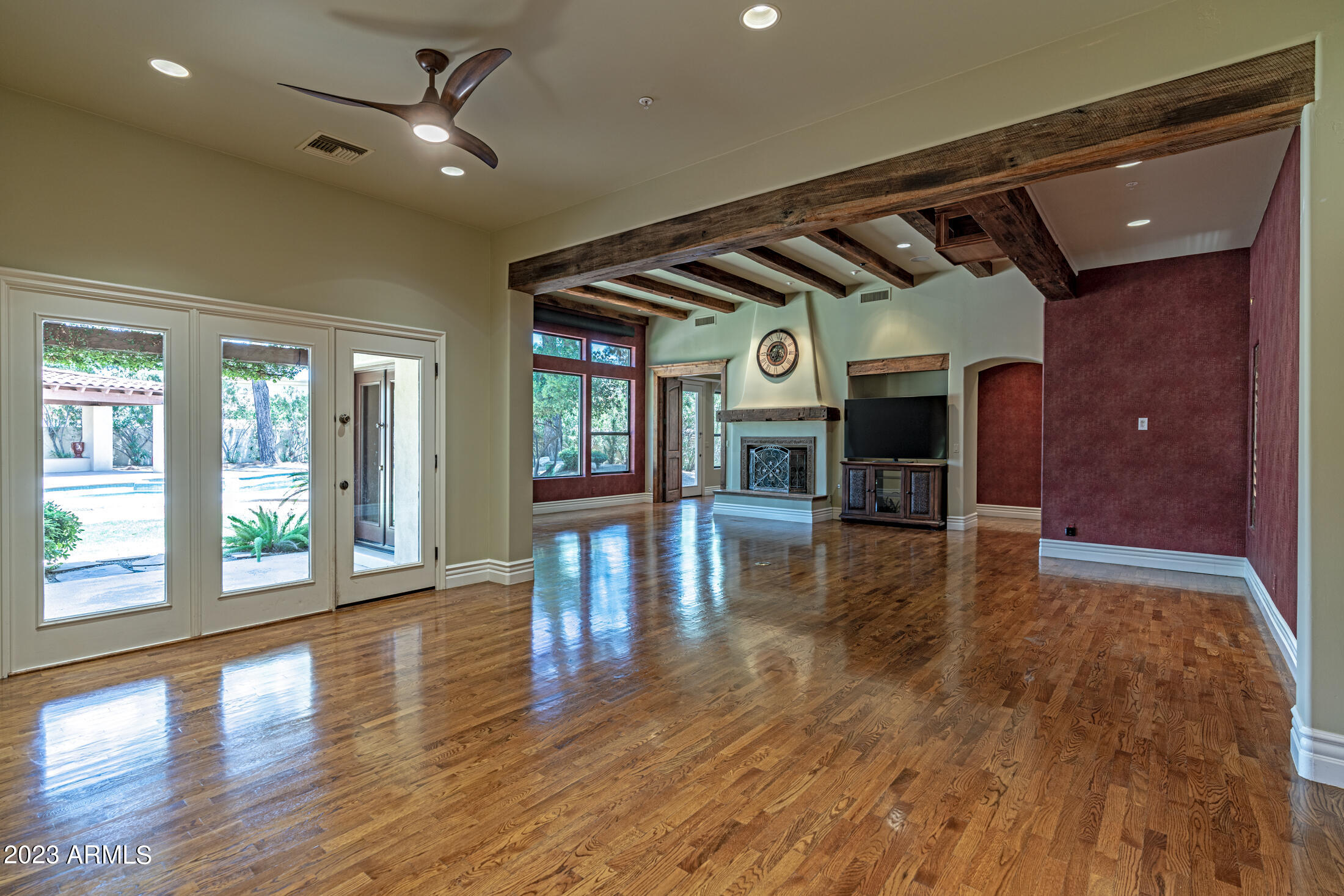 Equestrian Manor - Residential
