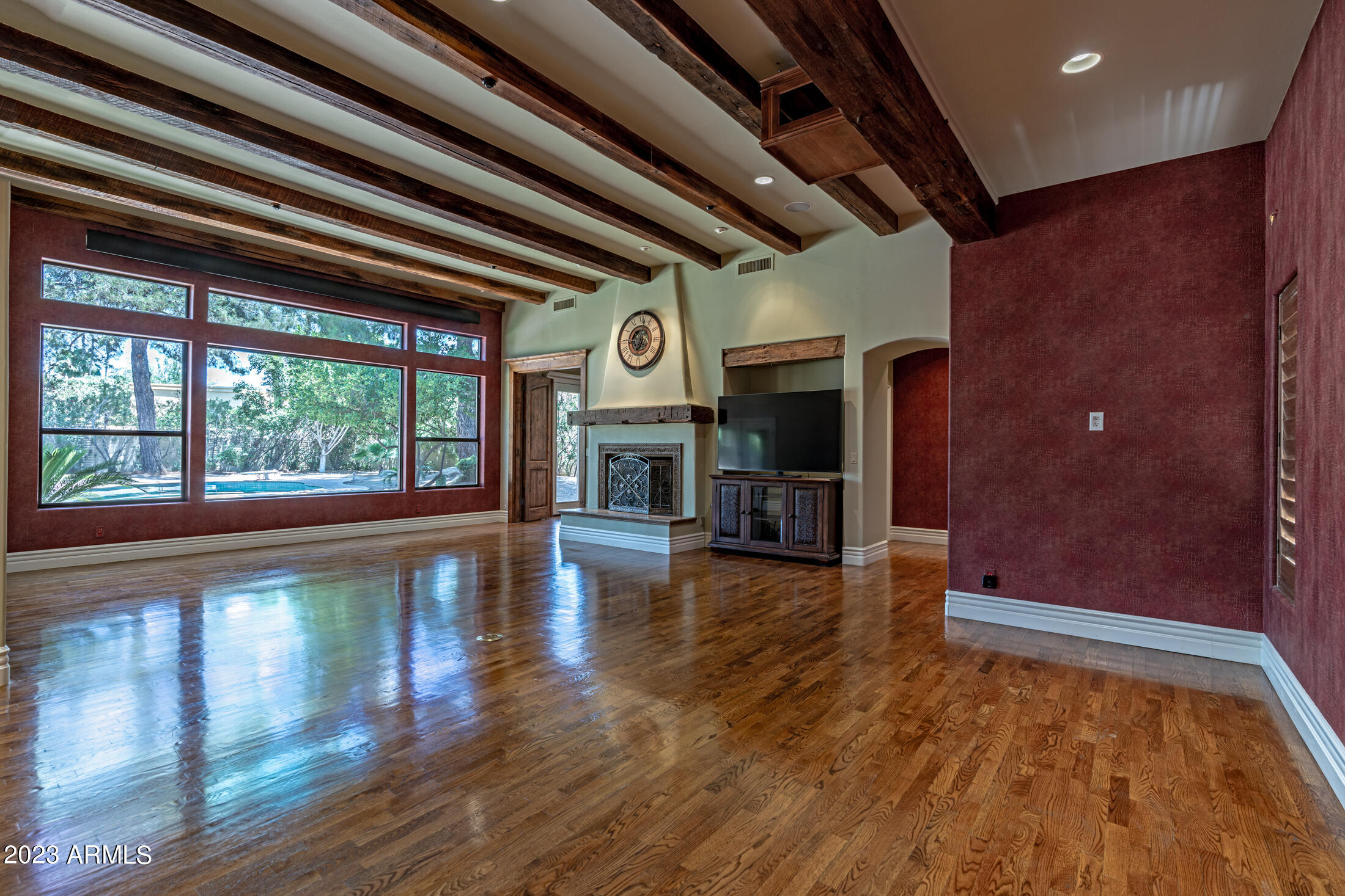 Equestrian Manor - Residential