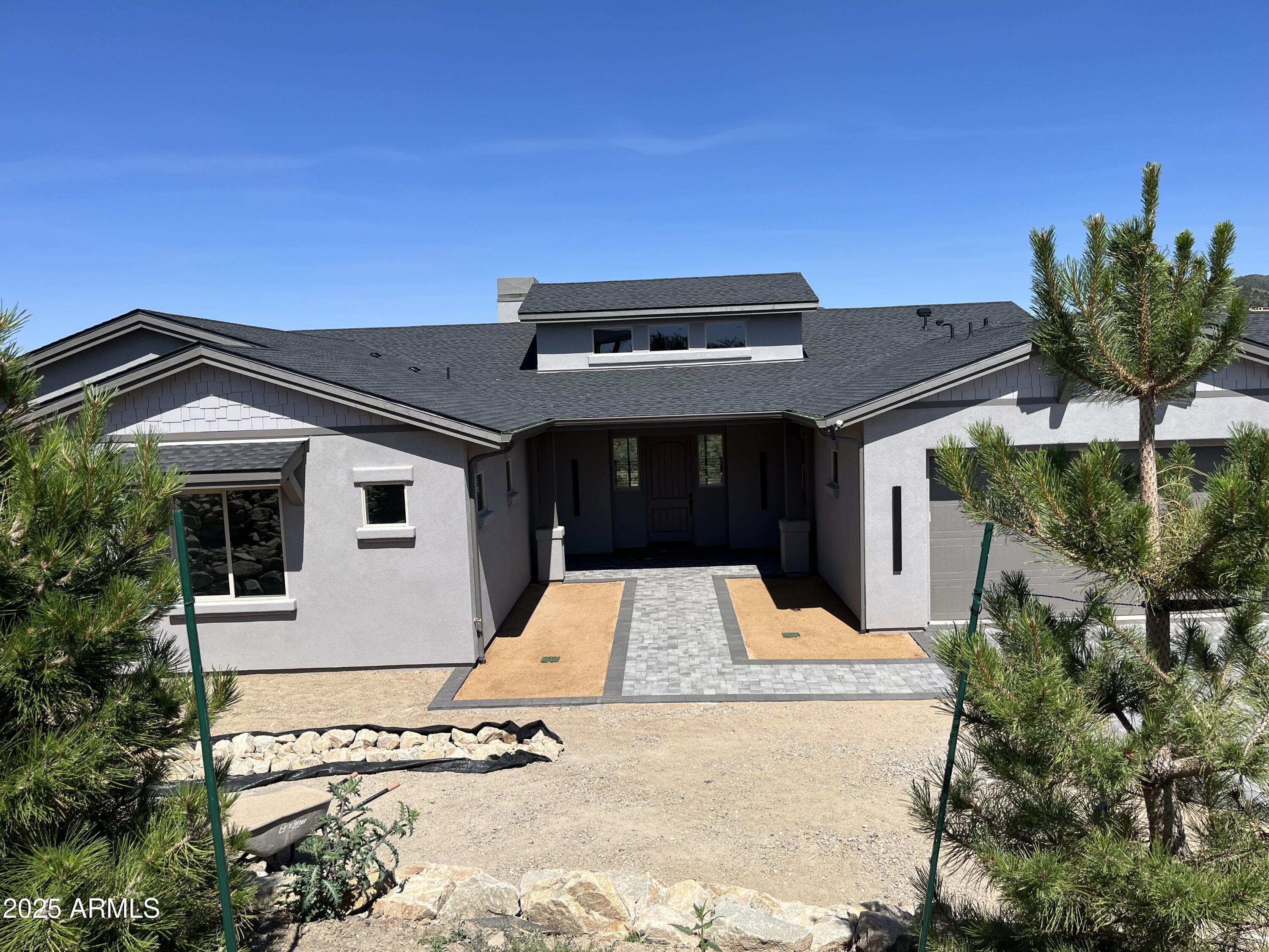 481 Palmer Place W