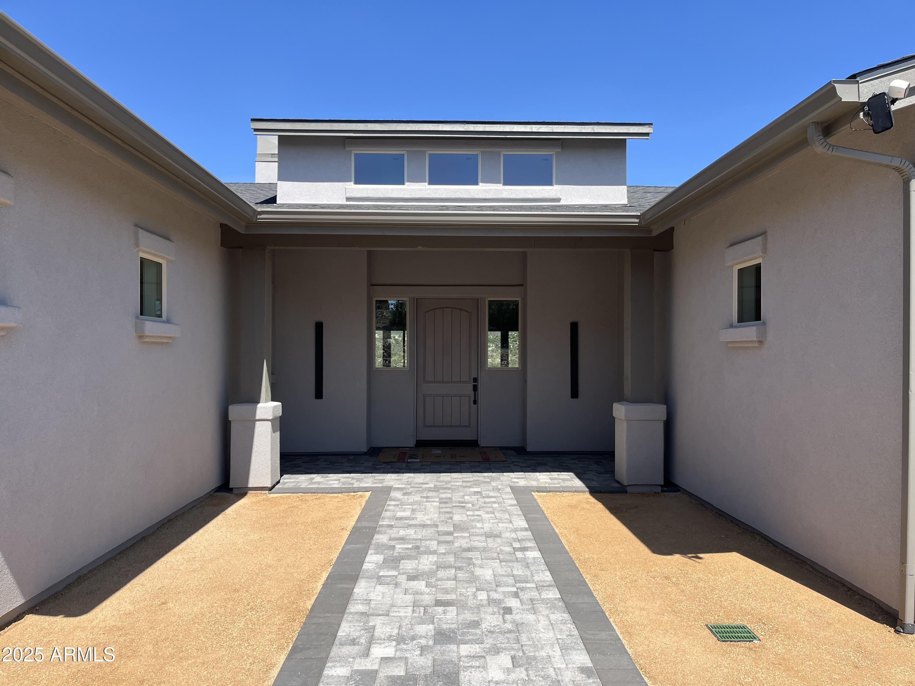 481 Palmer Place W