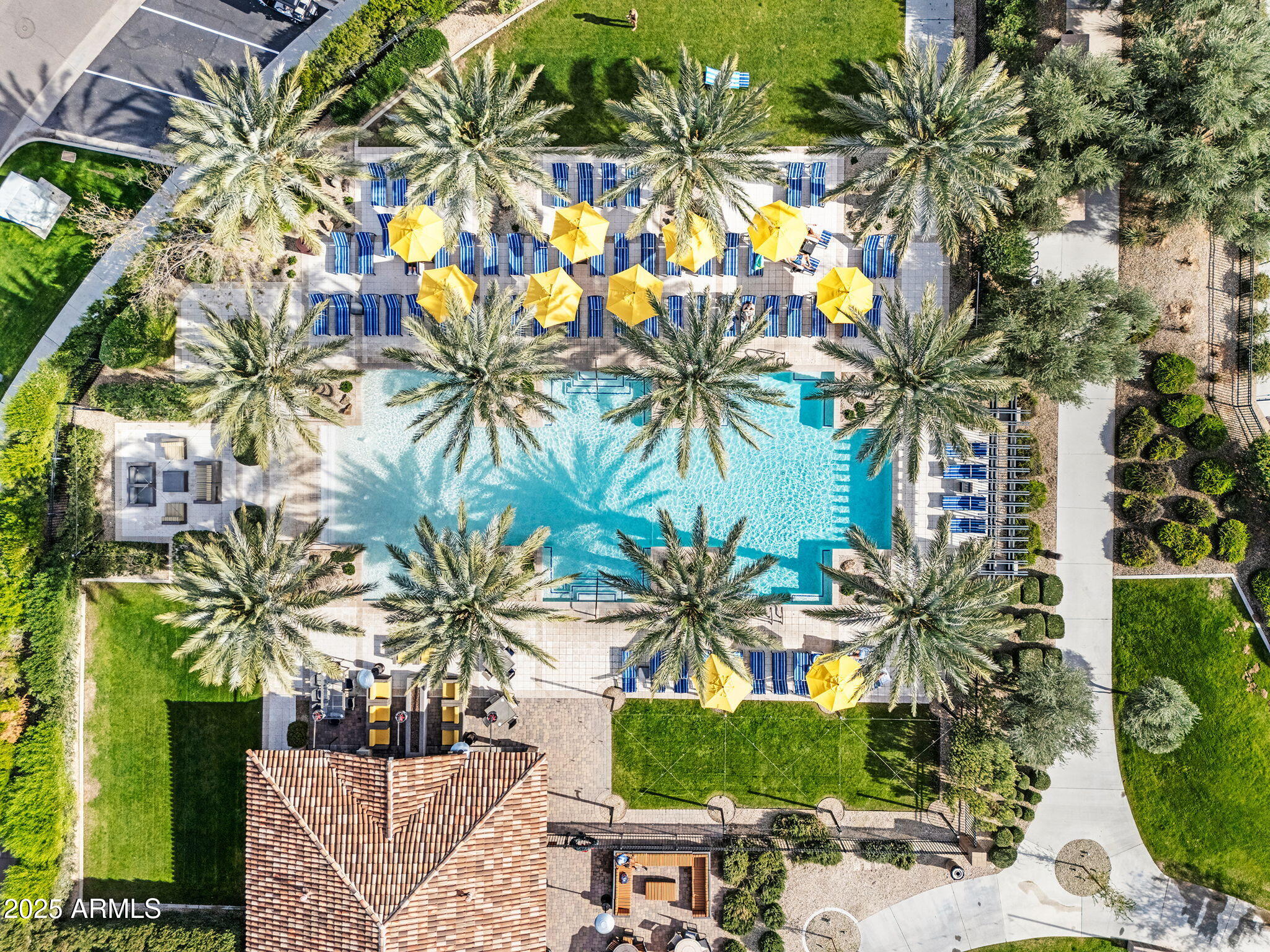 712 E MYRTLE PASS --