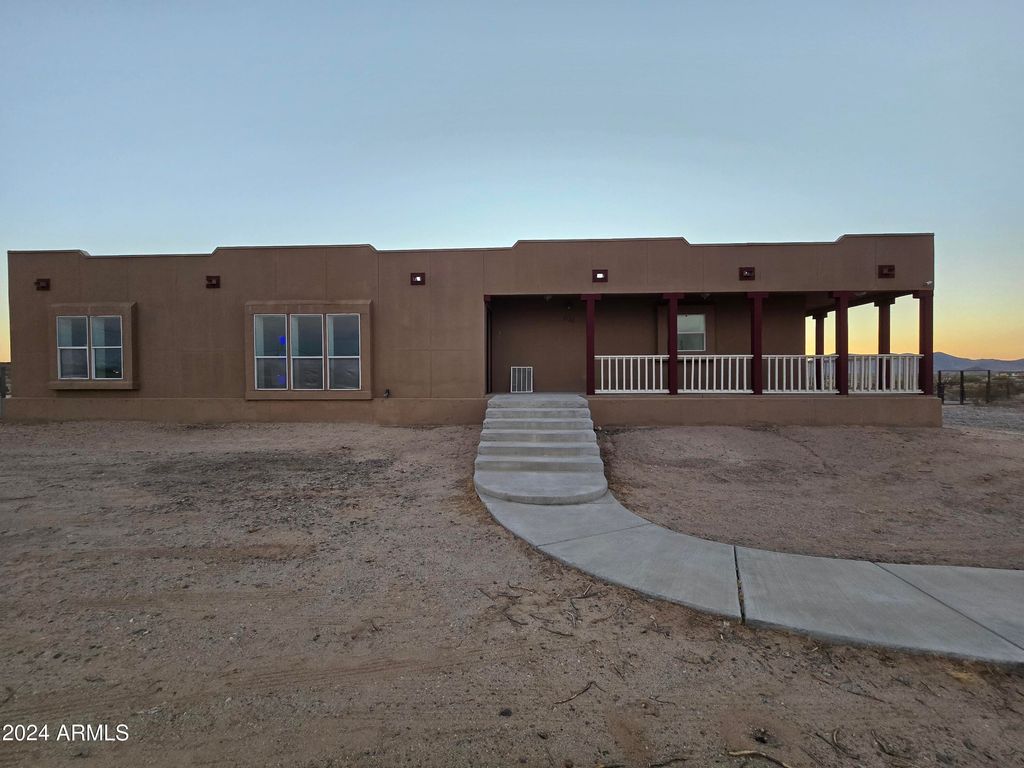 Photo of 7126 S Wintersburg Road, Tonopah, AZ 85354 (MLS # 6913419)