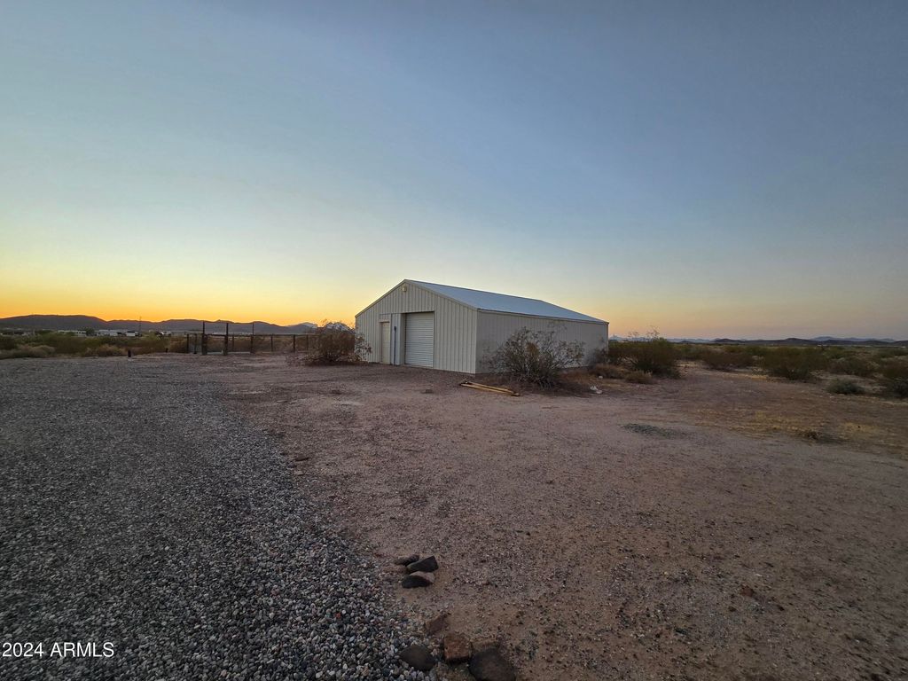 Photo of 7126 S Wintersburg Road, Tonopah, AZ 85354 (MLS # 6913419)