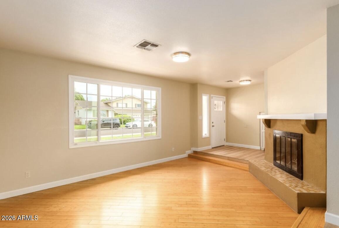 919 E LA JOLLA Drive