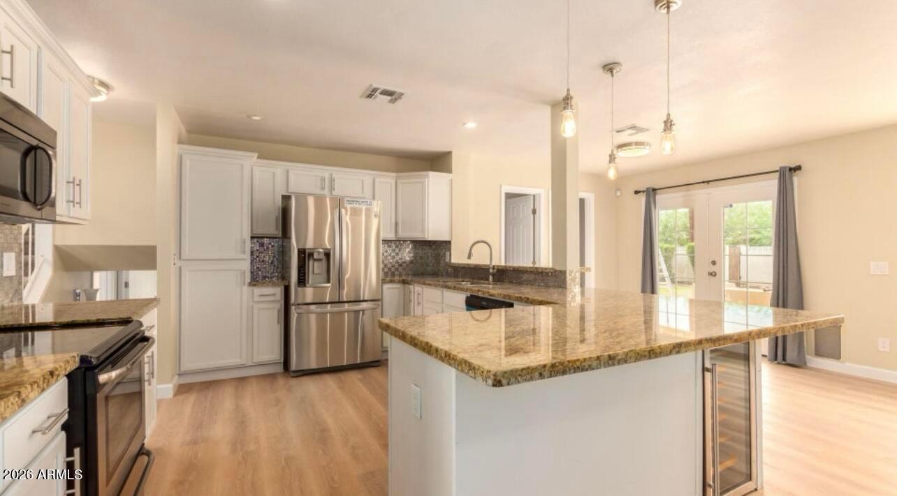 919 E La Jolla Drive