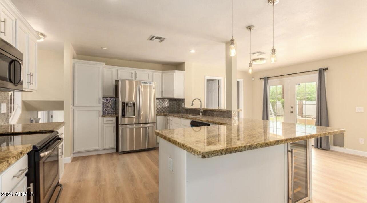 919 E LA JOLLA Drive