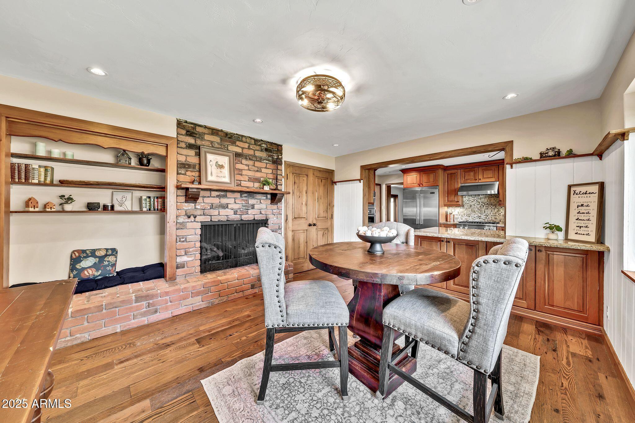 4022 E STANFORD Drive