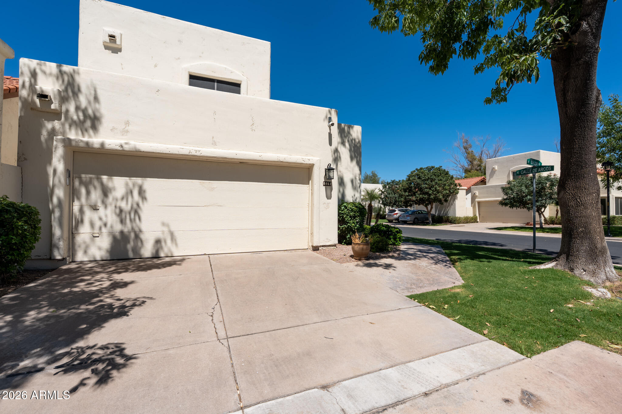 8852 S TAYLOR Drive