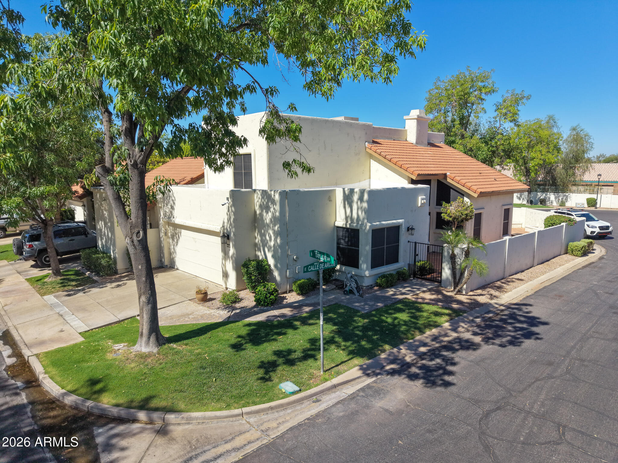 8852 S TAYLOR Drive