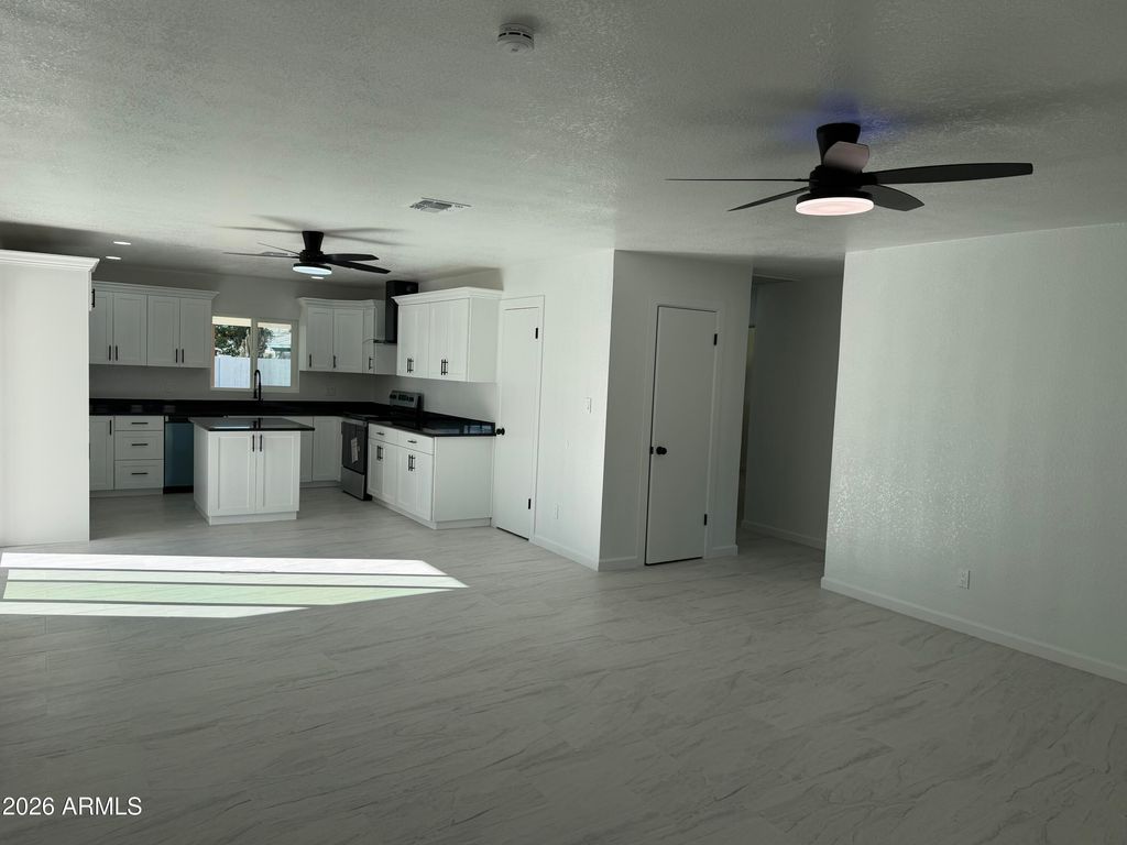 Photo of 11408 N 43rd Drive, Glendale, AZ 85304 (MLS # 6968323)