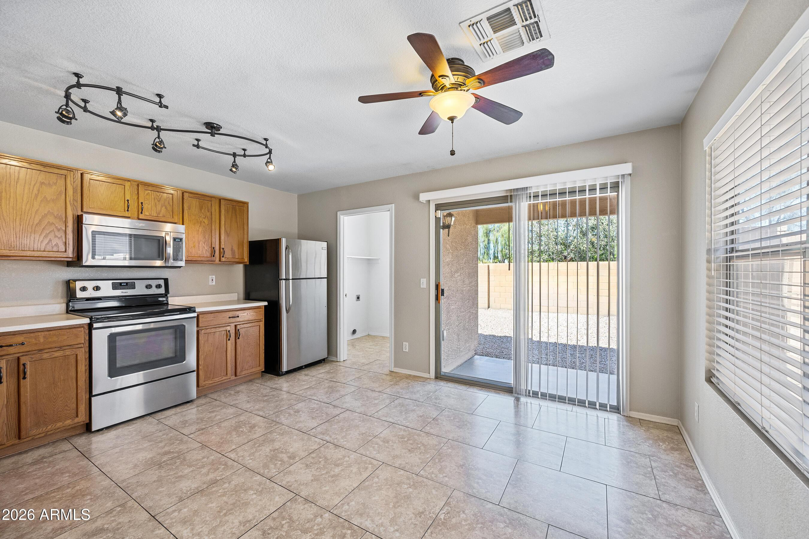 2820 E Augusta Avenue