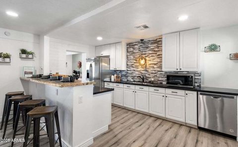 3330 E CYPRESS Street Phoenix AZ 85008