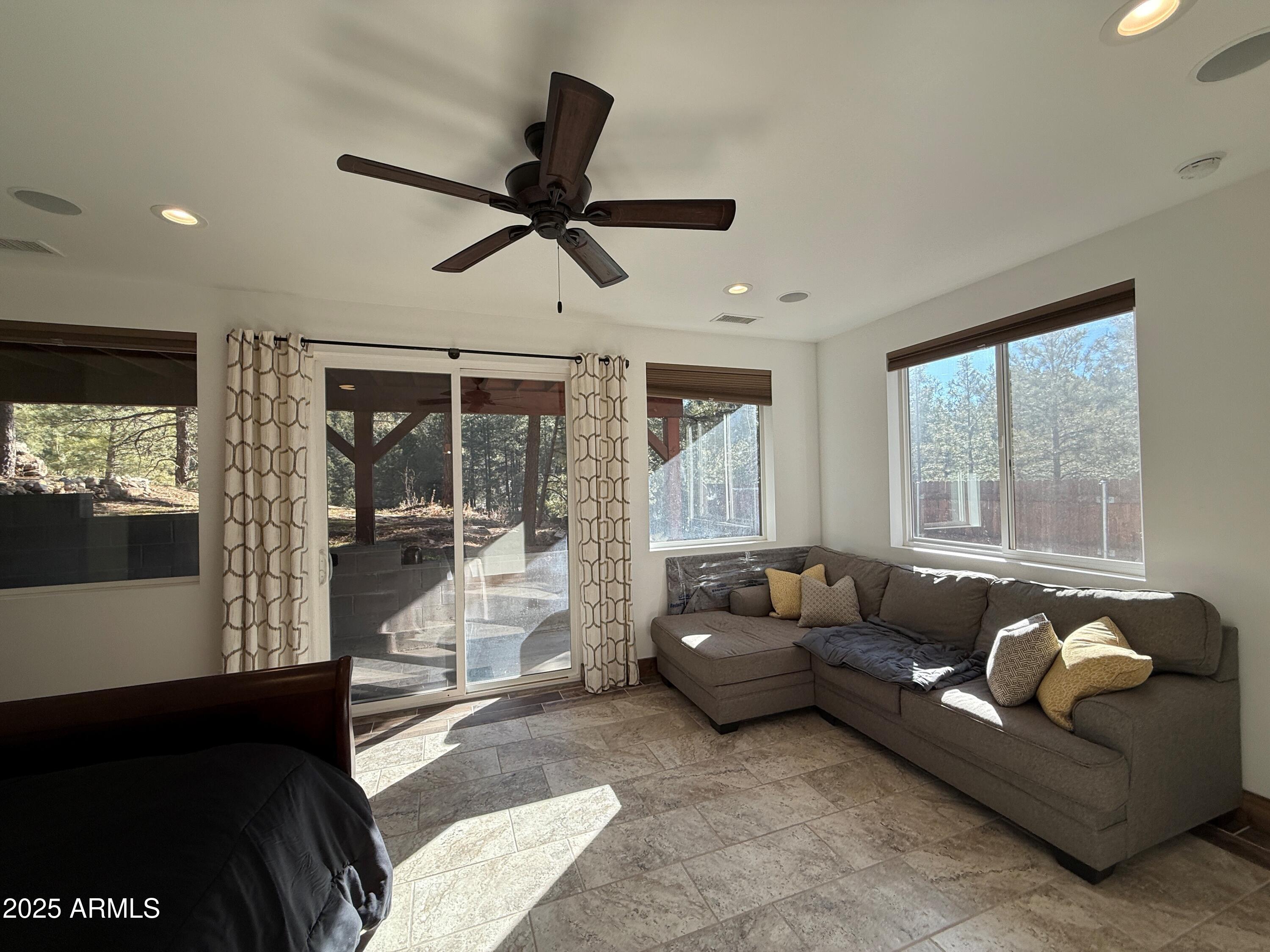 3053 Shiprock Ovi -- --