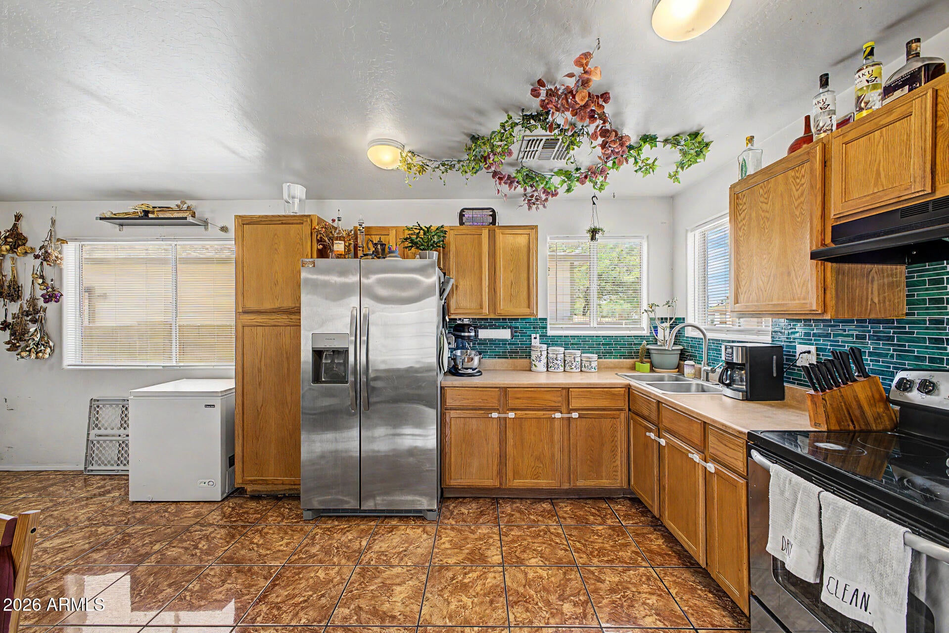 945 W COCOPAH Street